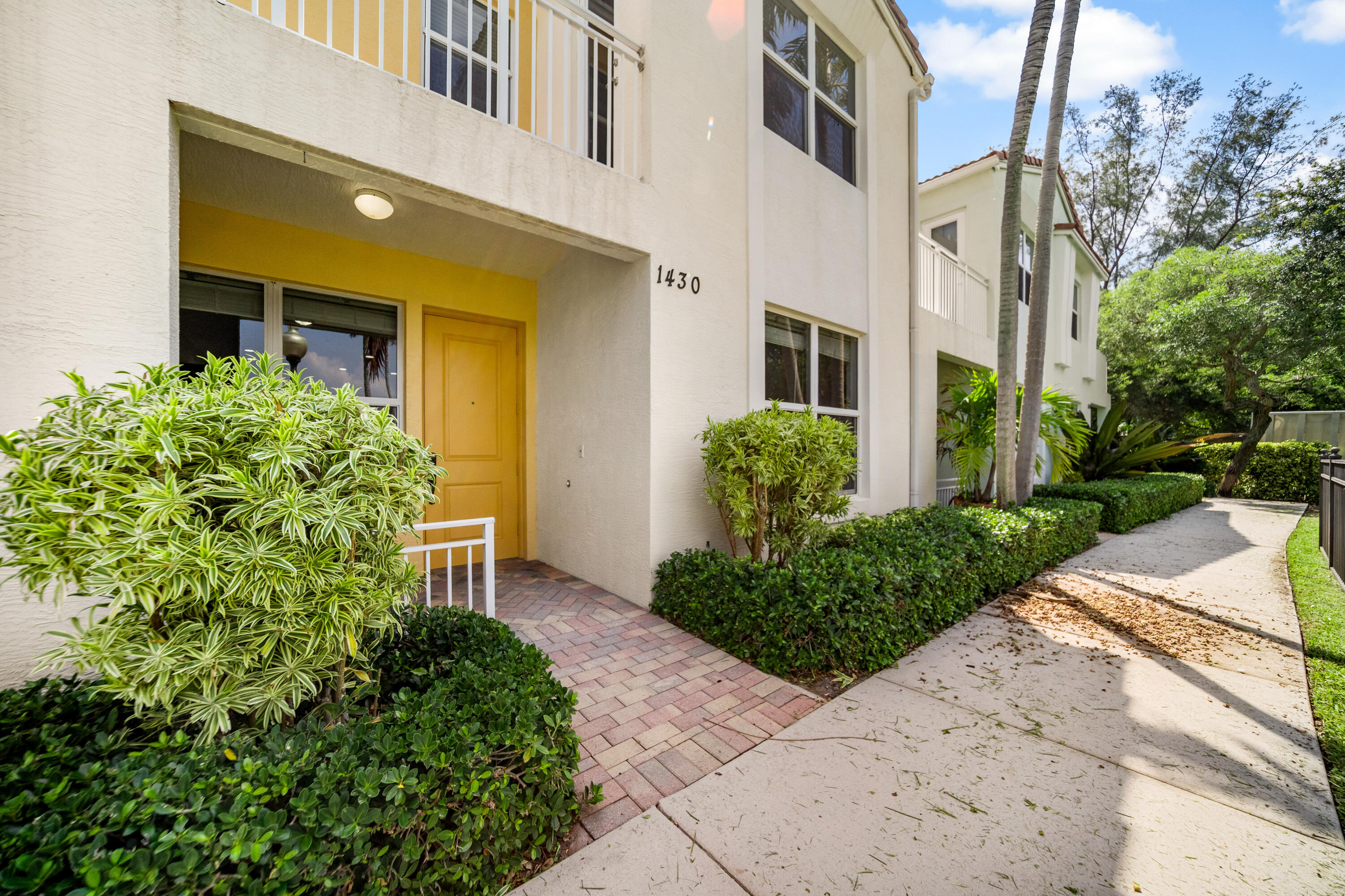 BLUE LAKE TOWNHOMES - Residential