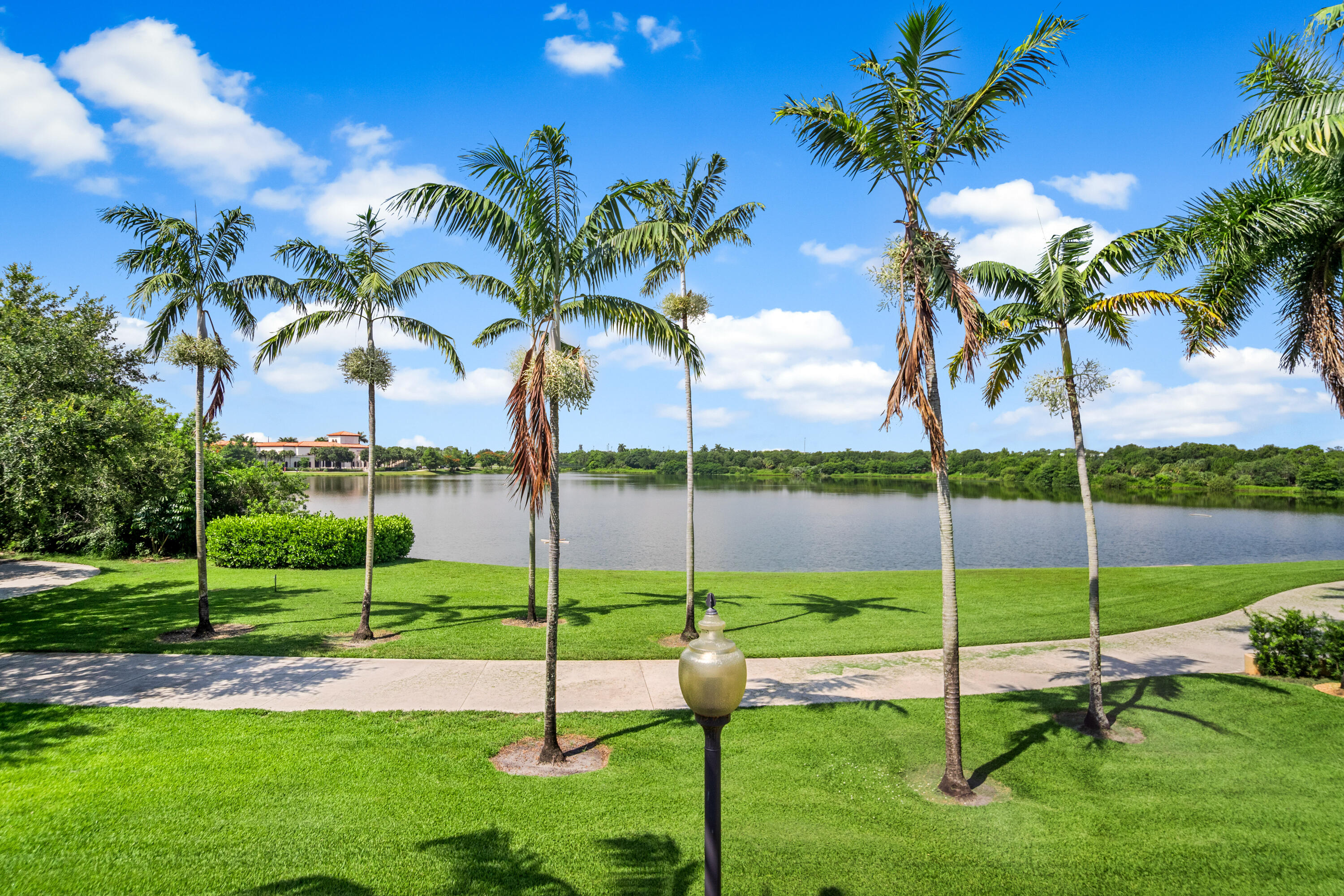 BLUE LAKE TOWNHOMES - Residential