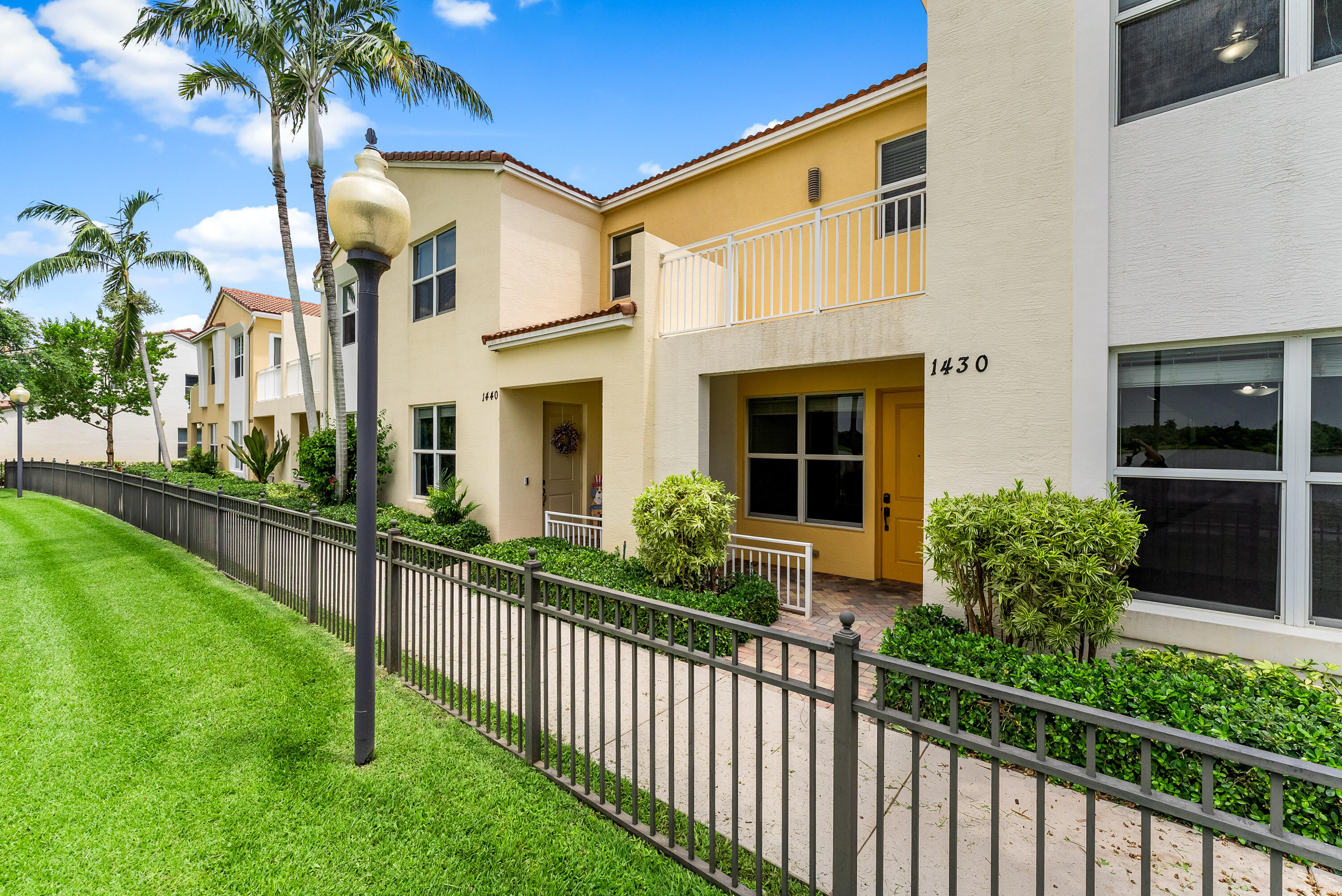 BLUE LAKE TOWNHOMES - Residential