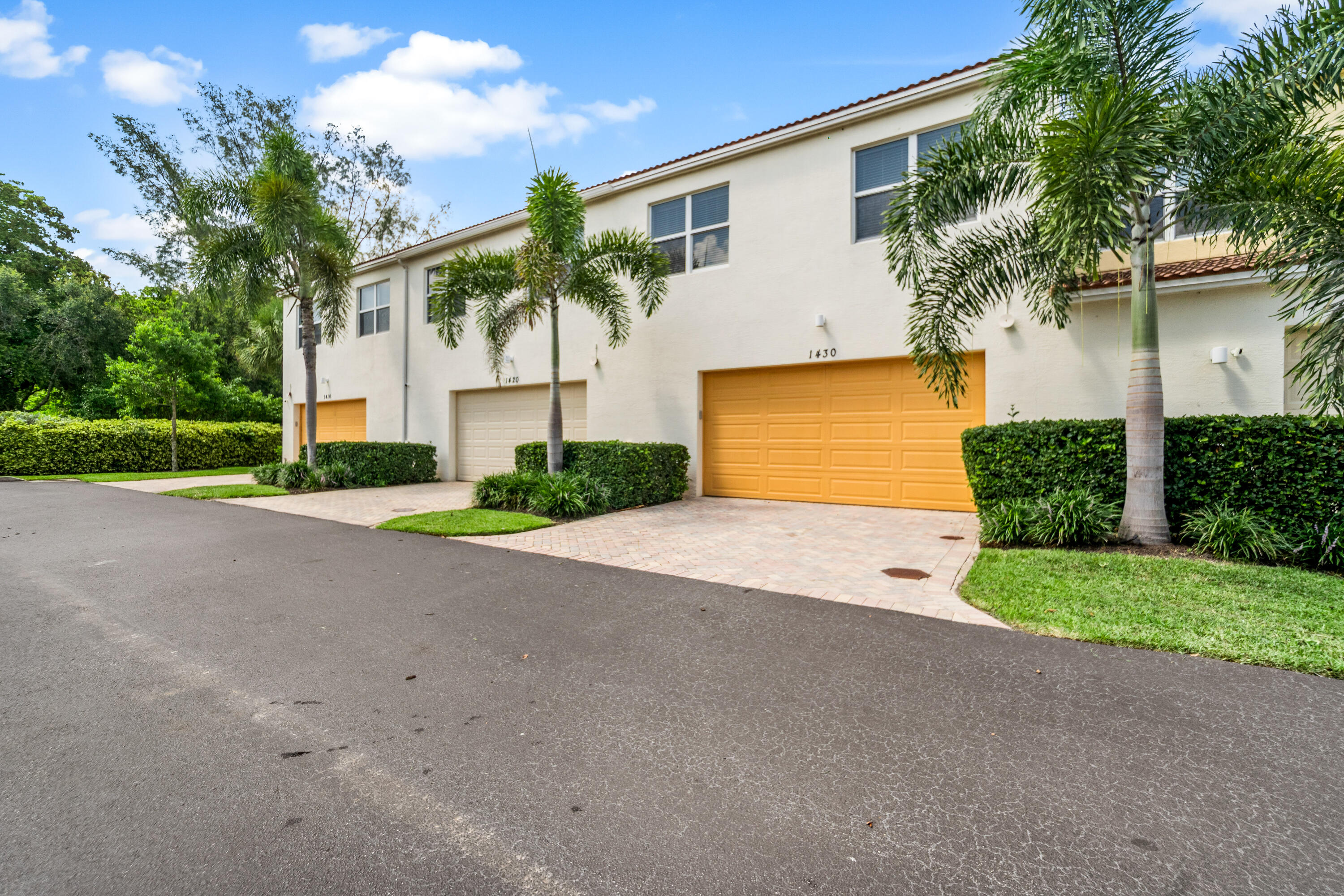 BLUE LAKE TOWNHOMES - Residential