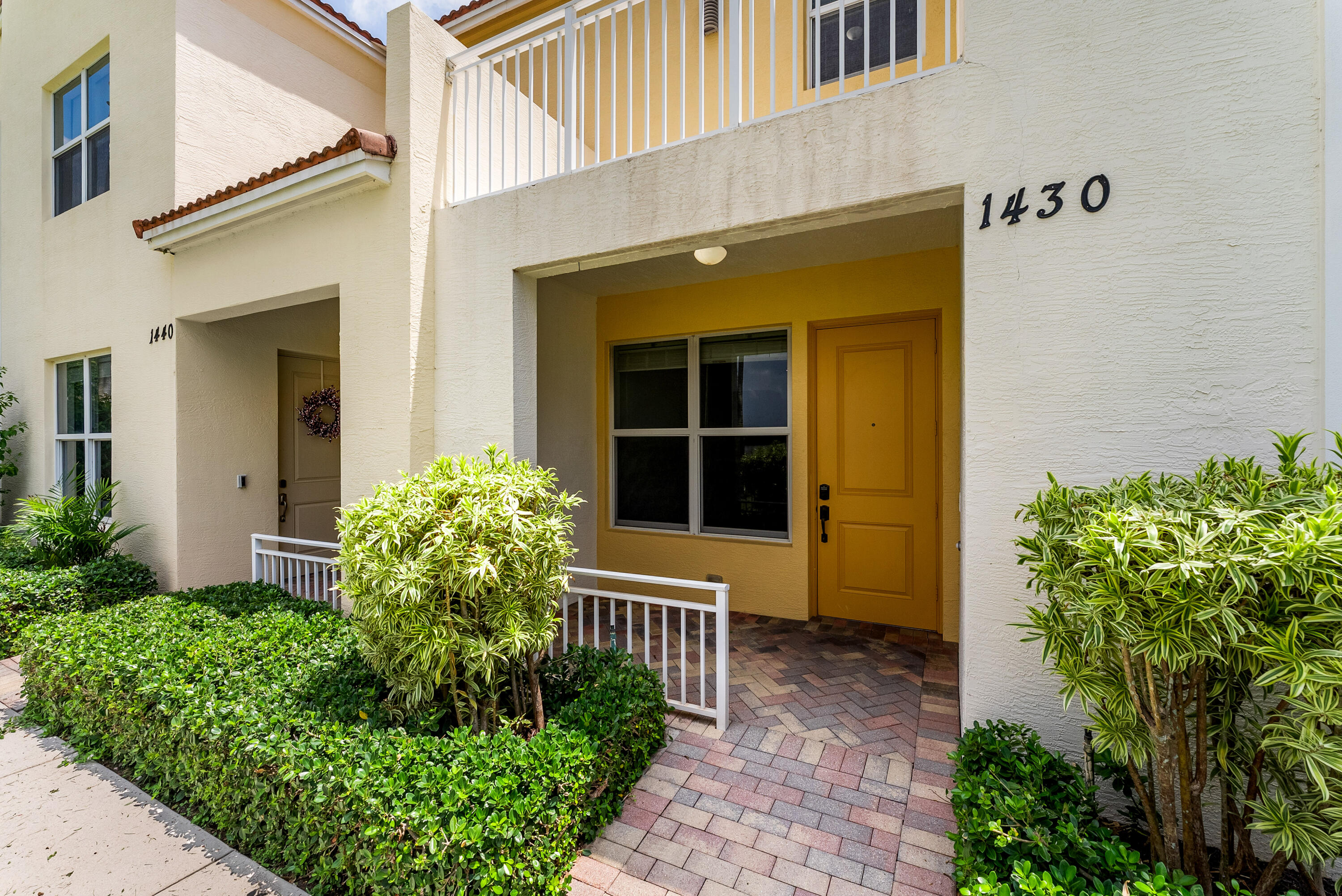 BLUE LAKE TOWNHOMES - Residential