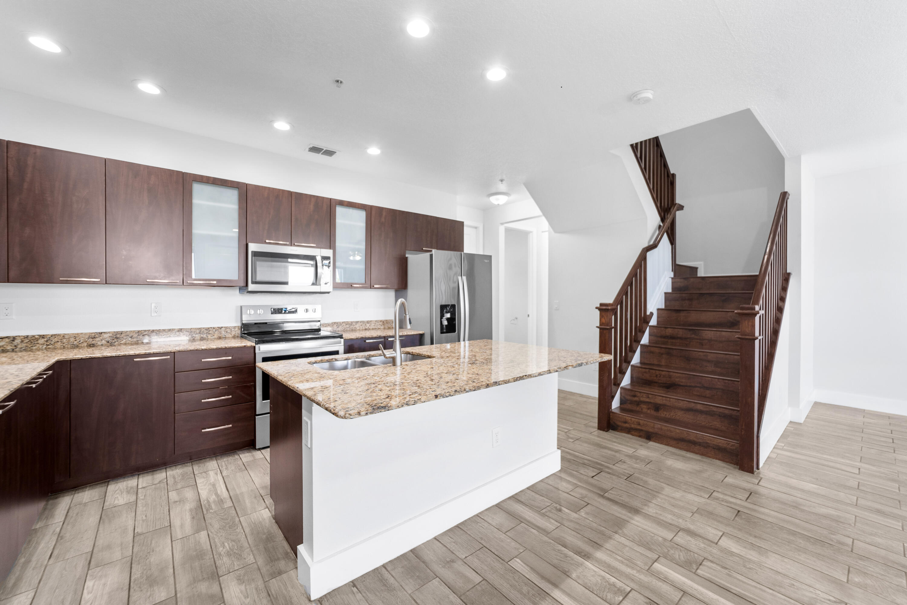 BLUE LAKE TOWNHOMES - Residential