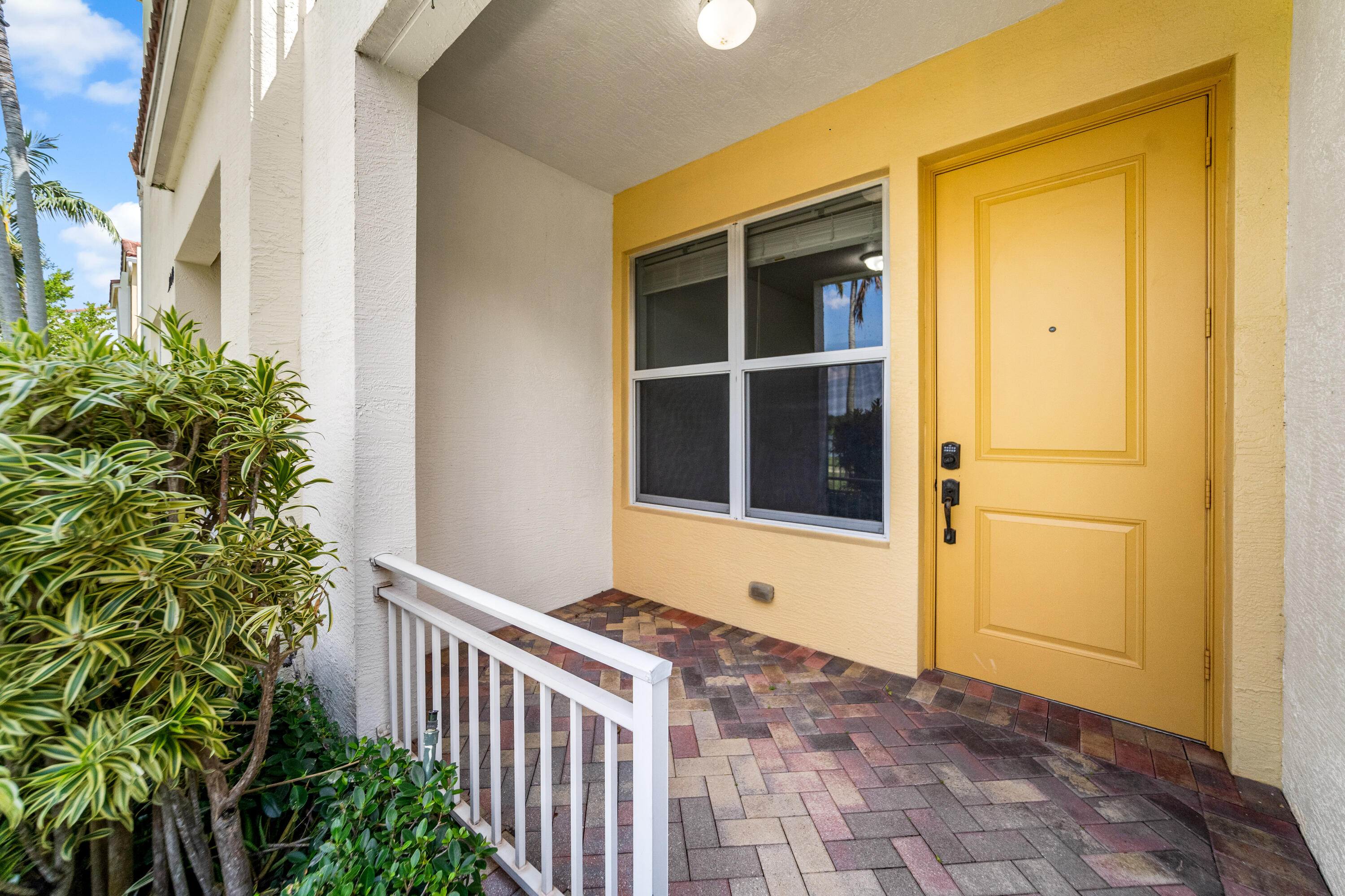 BLUE LAKE TOWNHOMES - Residential