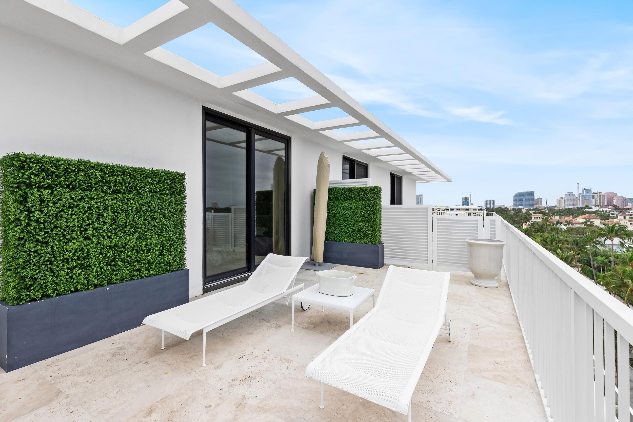 FOUR HUNDRED SO OCEAN BLVD CONDO - Residential