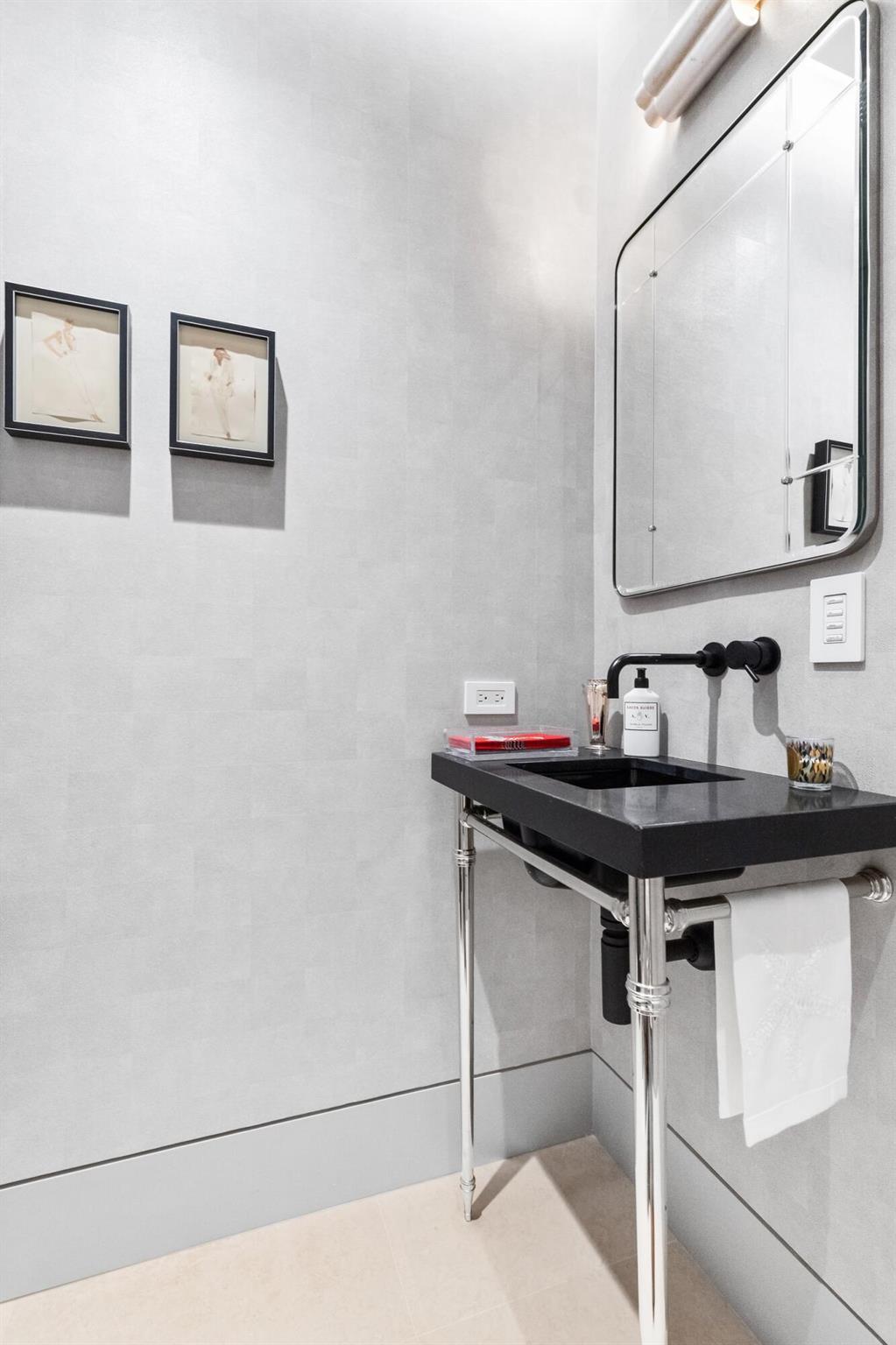 FOUR HUNDRED SO OCEAN BLVD CONDO - Residential