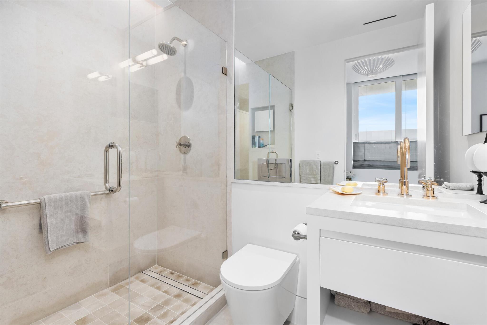 FOUR HUNDRED SO OCEAN BLVD CONDO - Residential