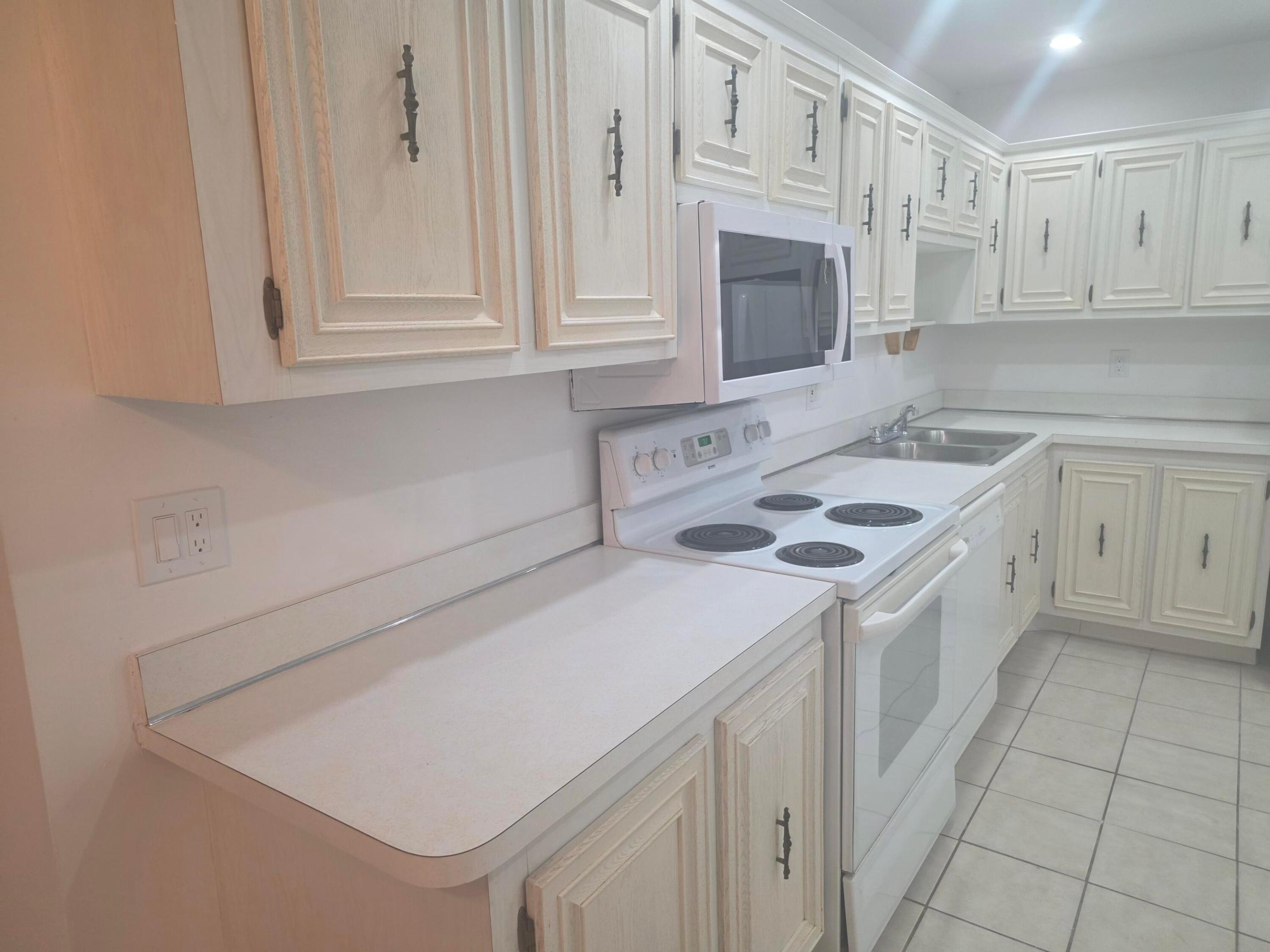 DEERFIELD PINES NORTH CONDO - Residential Lease