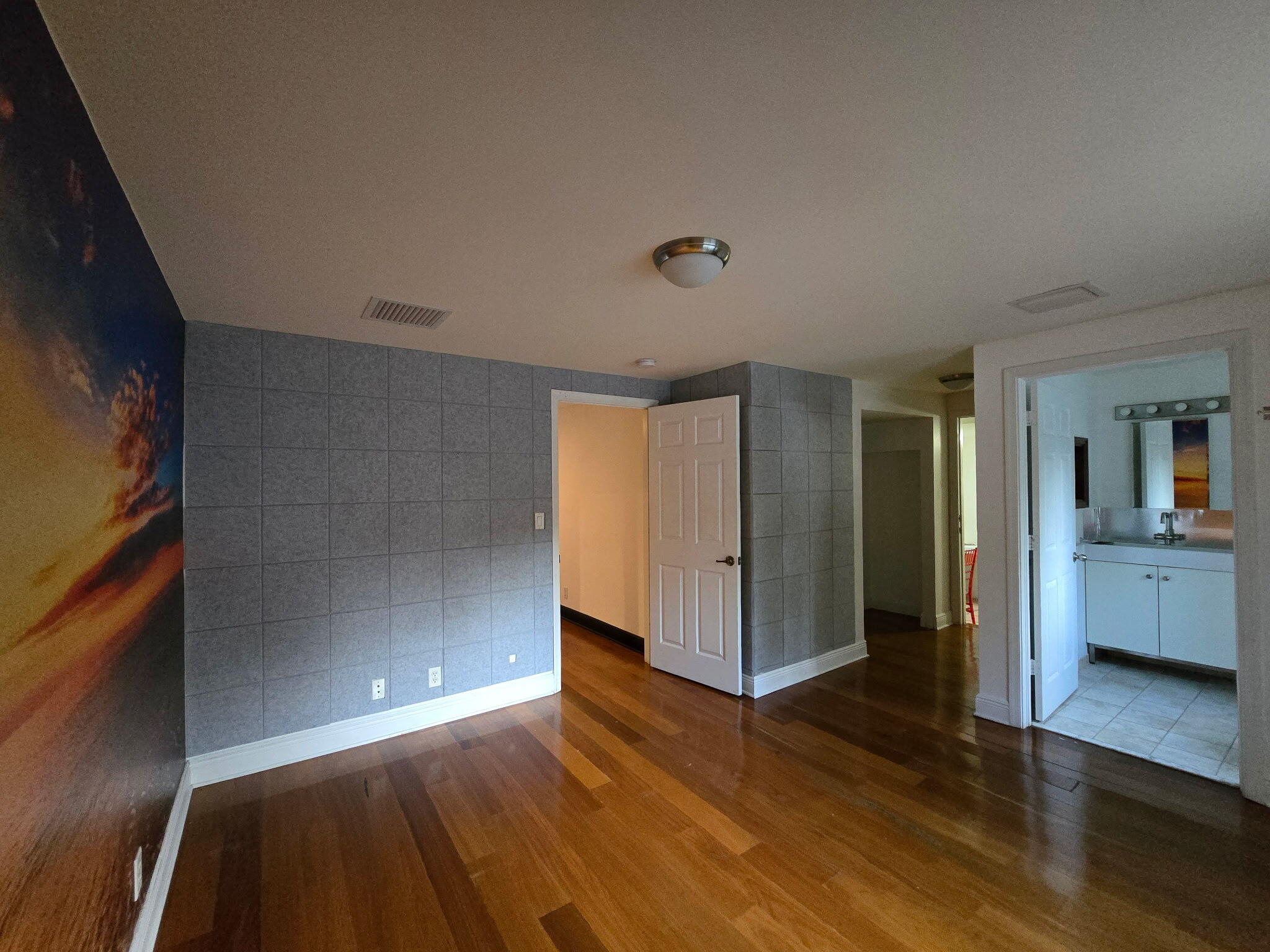 NORTH HOLLYWOOD - Residential Lease