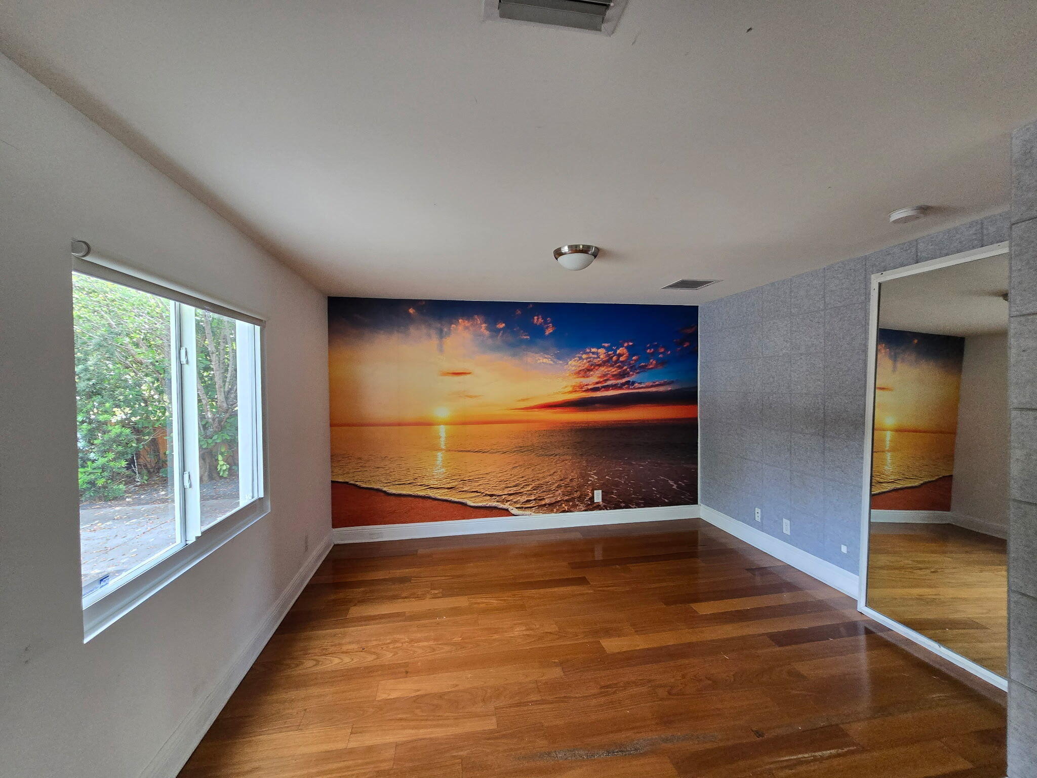 NORTH HOLLYWOOD - Residential Lease