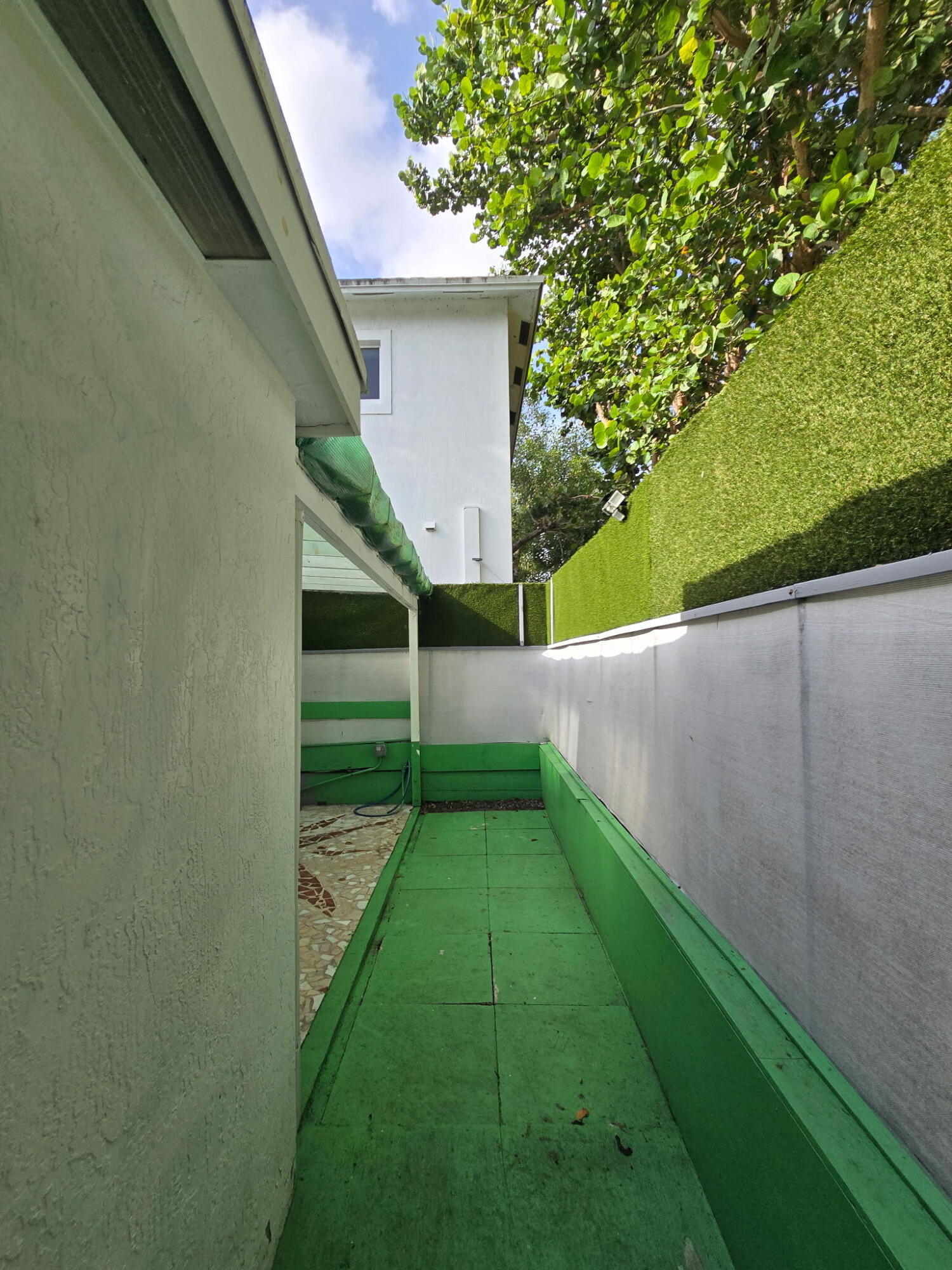 NORTH HOLLYWOOD - Residential Lease