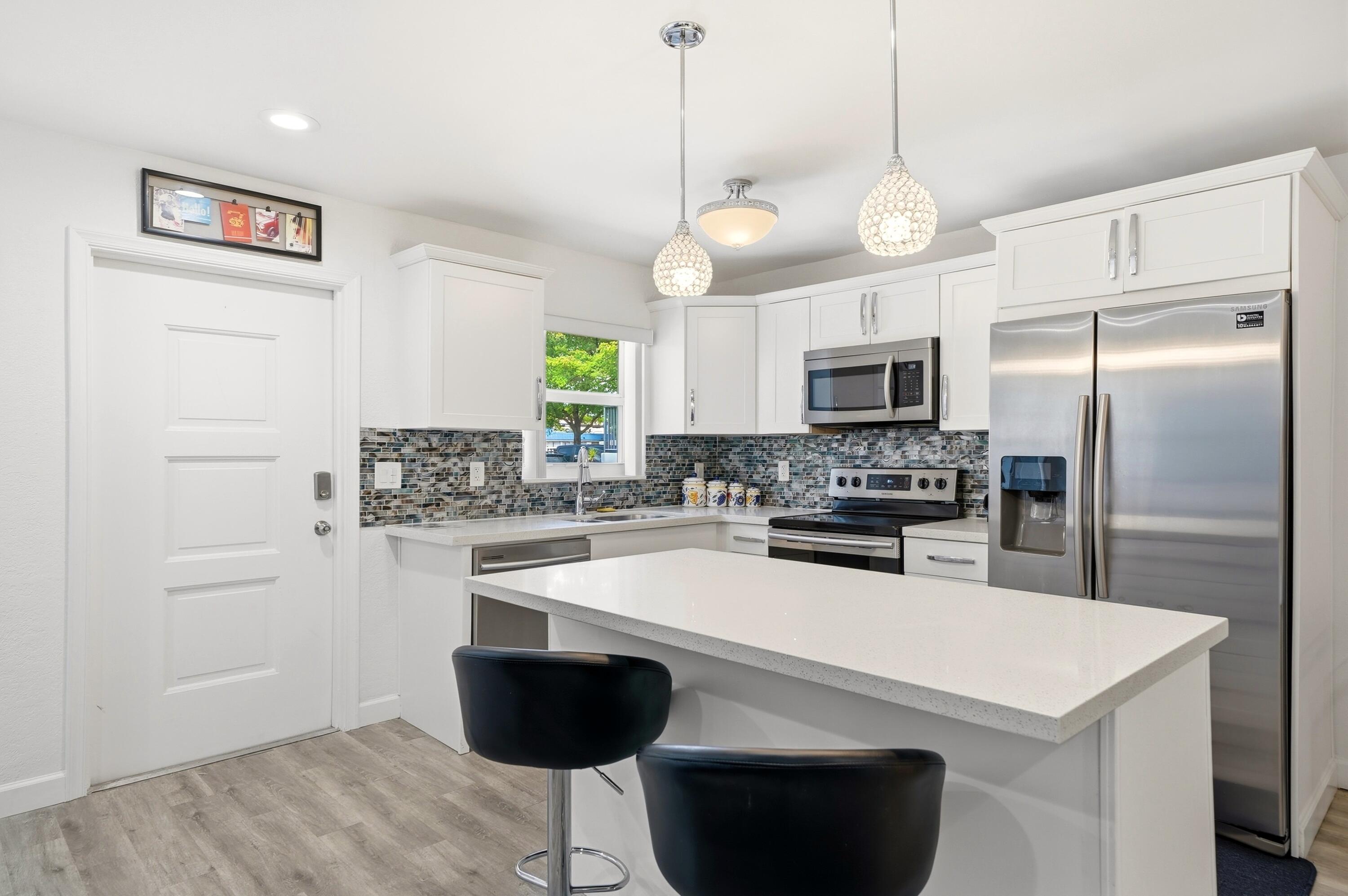 ASTOR CONDO - Residential