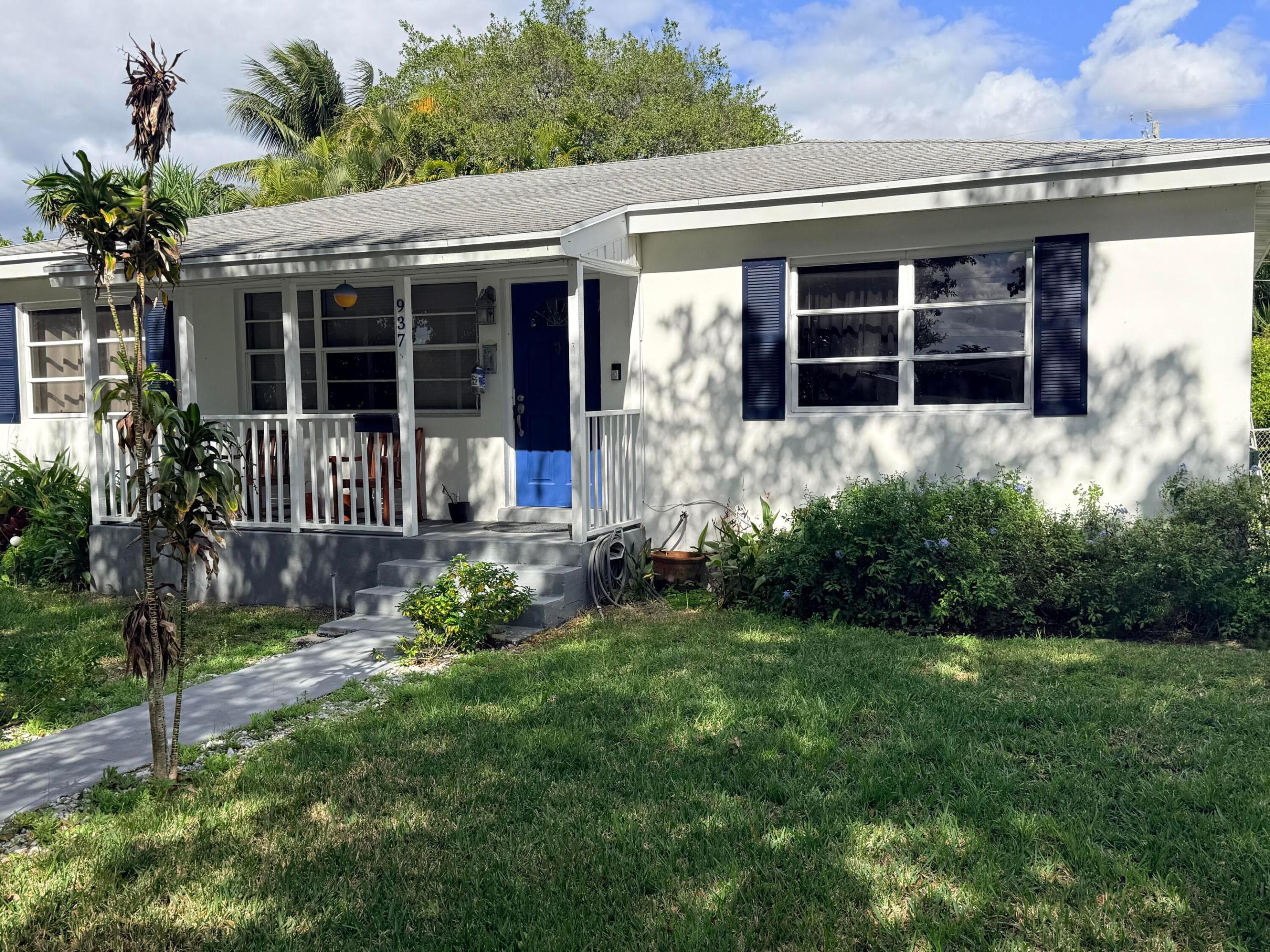 Charming 3 bedroom 2 bath home  1 mile from Rosemary Square and downtown West Palm in beautiful Pineapple Park on oversized lot.   No HOA and not in a historic district so your options are endless. You can renovate, do an addition or tear down and build brand new.  Lot is 70x125 and is zoned for up to a 6900 square house over 2 floors, and an accessory structure is allowed ( guest cottage, garage apartment, etc ) . Current home is in good shape, wood floors, granite counters , huge backyard.