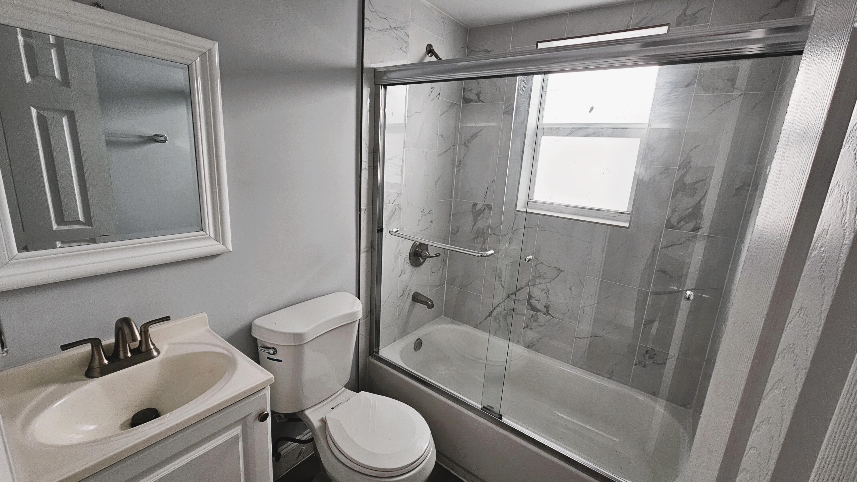 LAWRENCE ESTATE LAND CO - Residential Lease