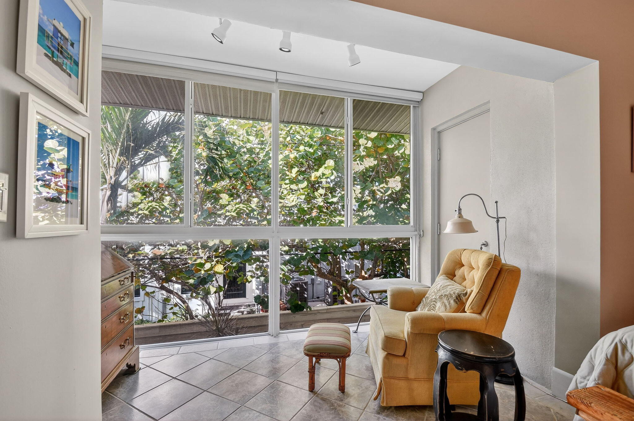 COLONIAL RIDGE CORP - Residential Lease