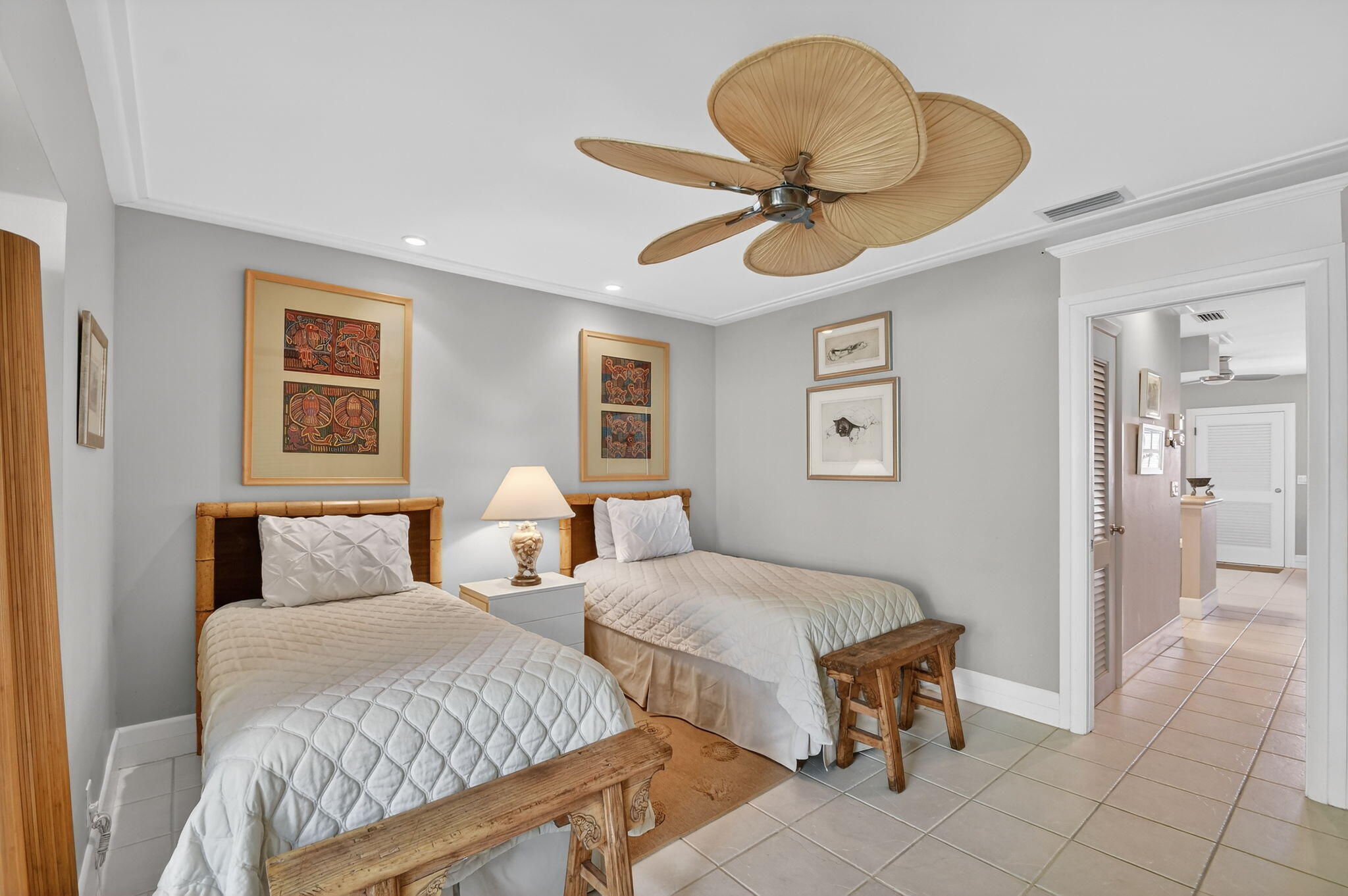 COLONIAL RIDGE CORP - Residential Lease
