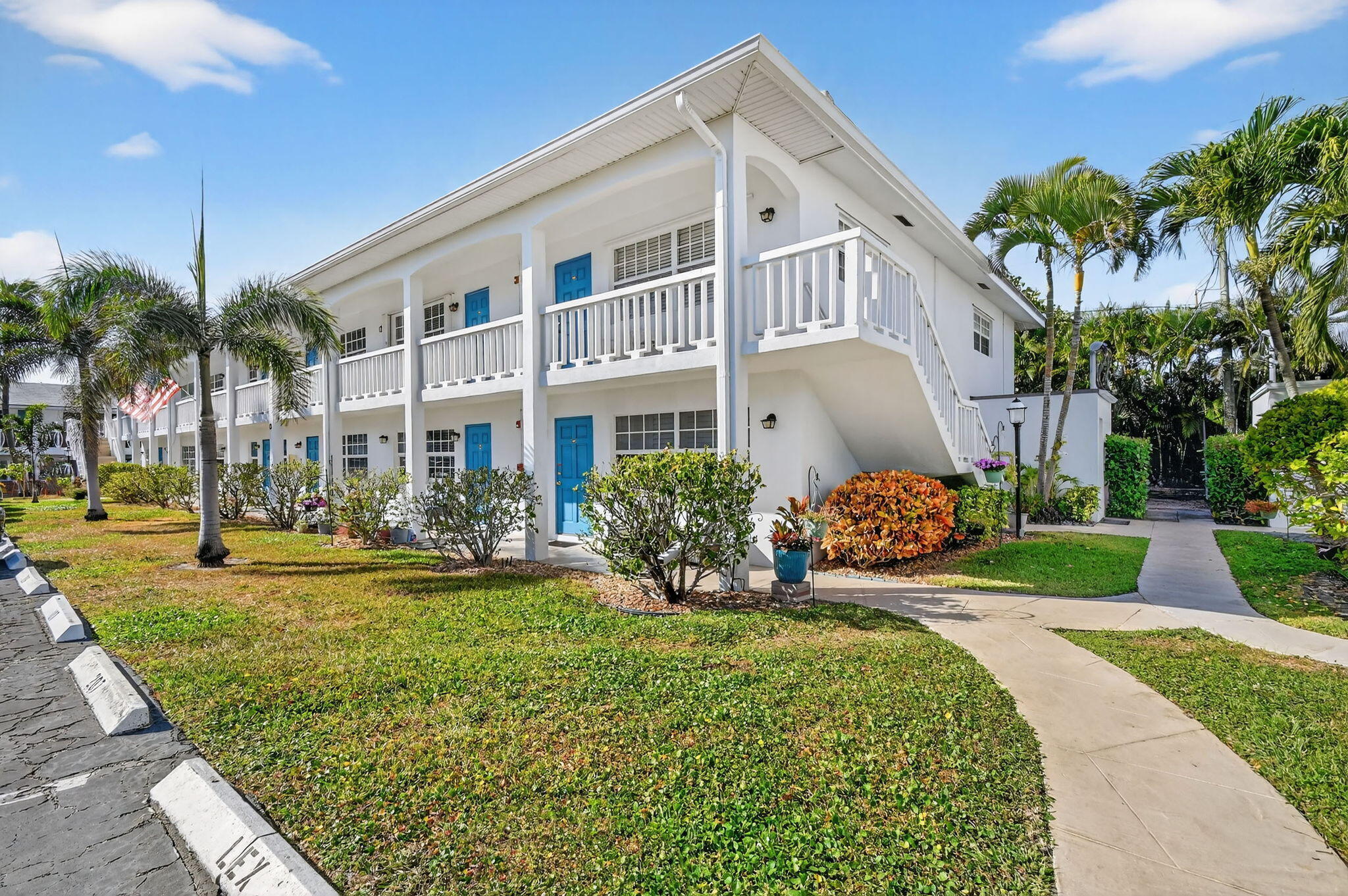 COLONIAL RIDGE CORP - Residential Lease
