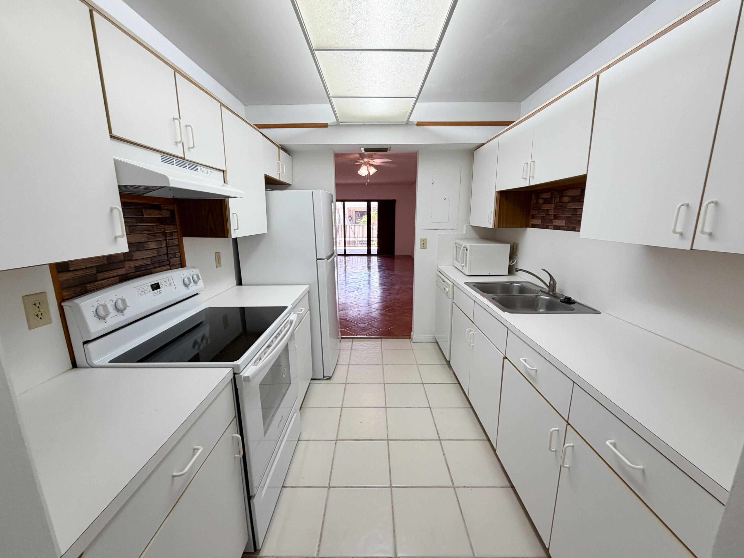 IBIZA CONDO PHASE II - Residential