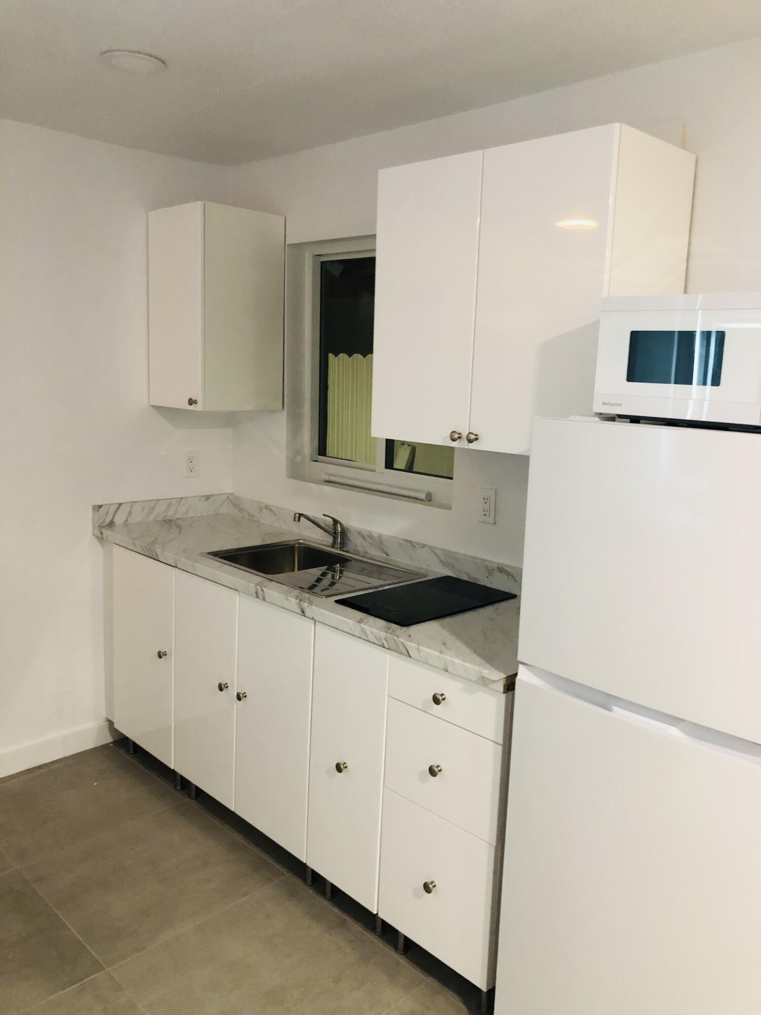 MONROE HEIGHTS - Residential Lease