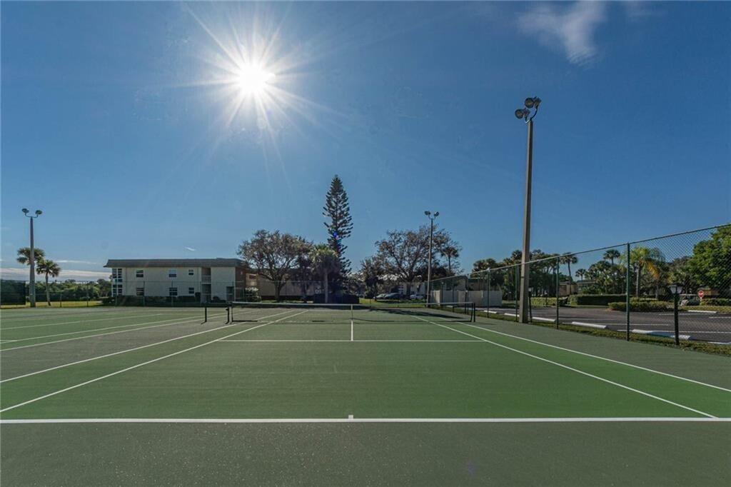 VISTA GARDENS - Residential Lease