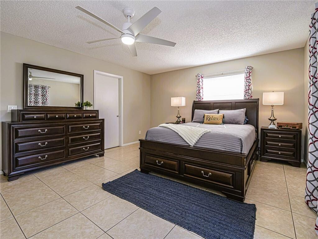 VISTA GARDENS - Residential Lease