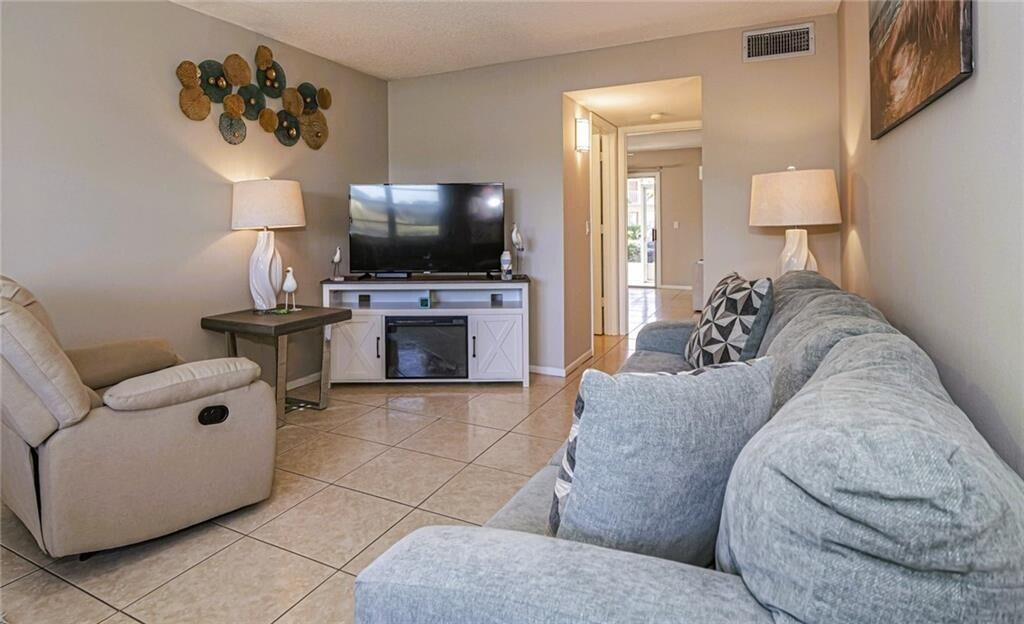 VISTA GARDENS - Residential Lease