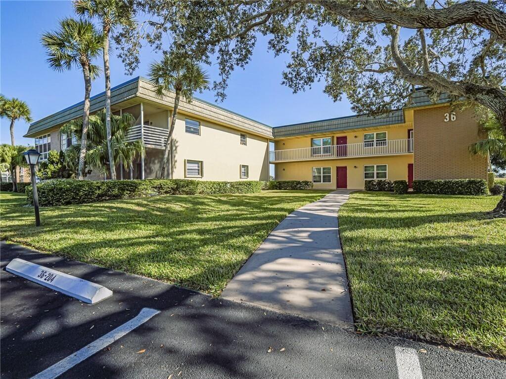 VISTA GARDENS - Residential Lease
