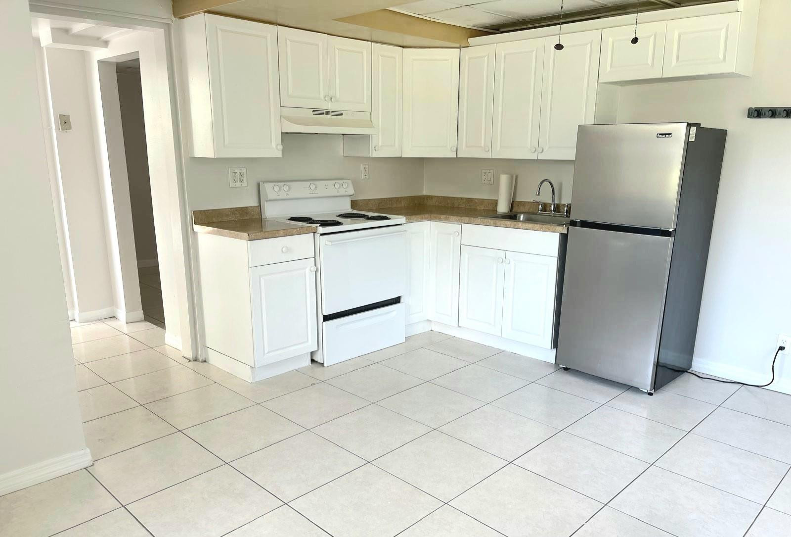BROADVIEW COUNTRY CLUB - Residential