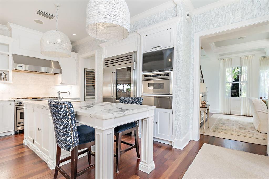 EDGEWATER - Residential