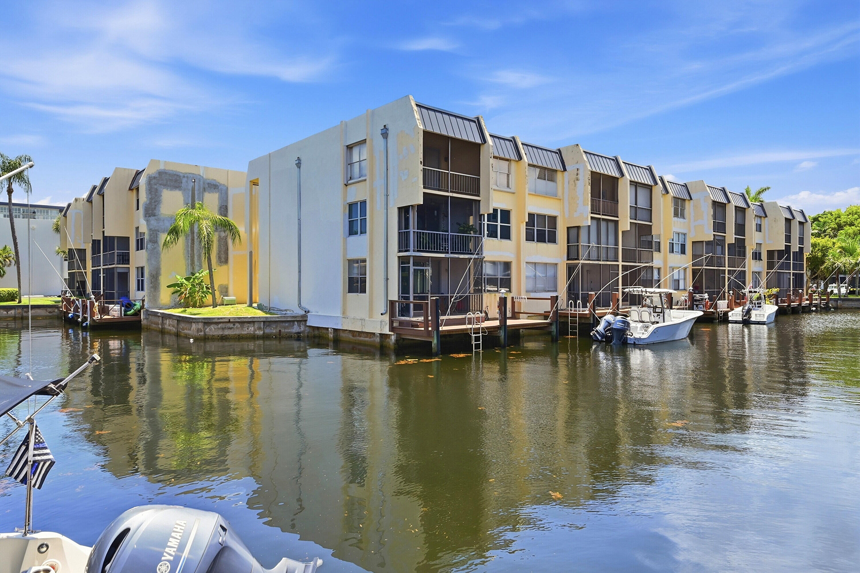 Island Club 1 - Residential