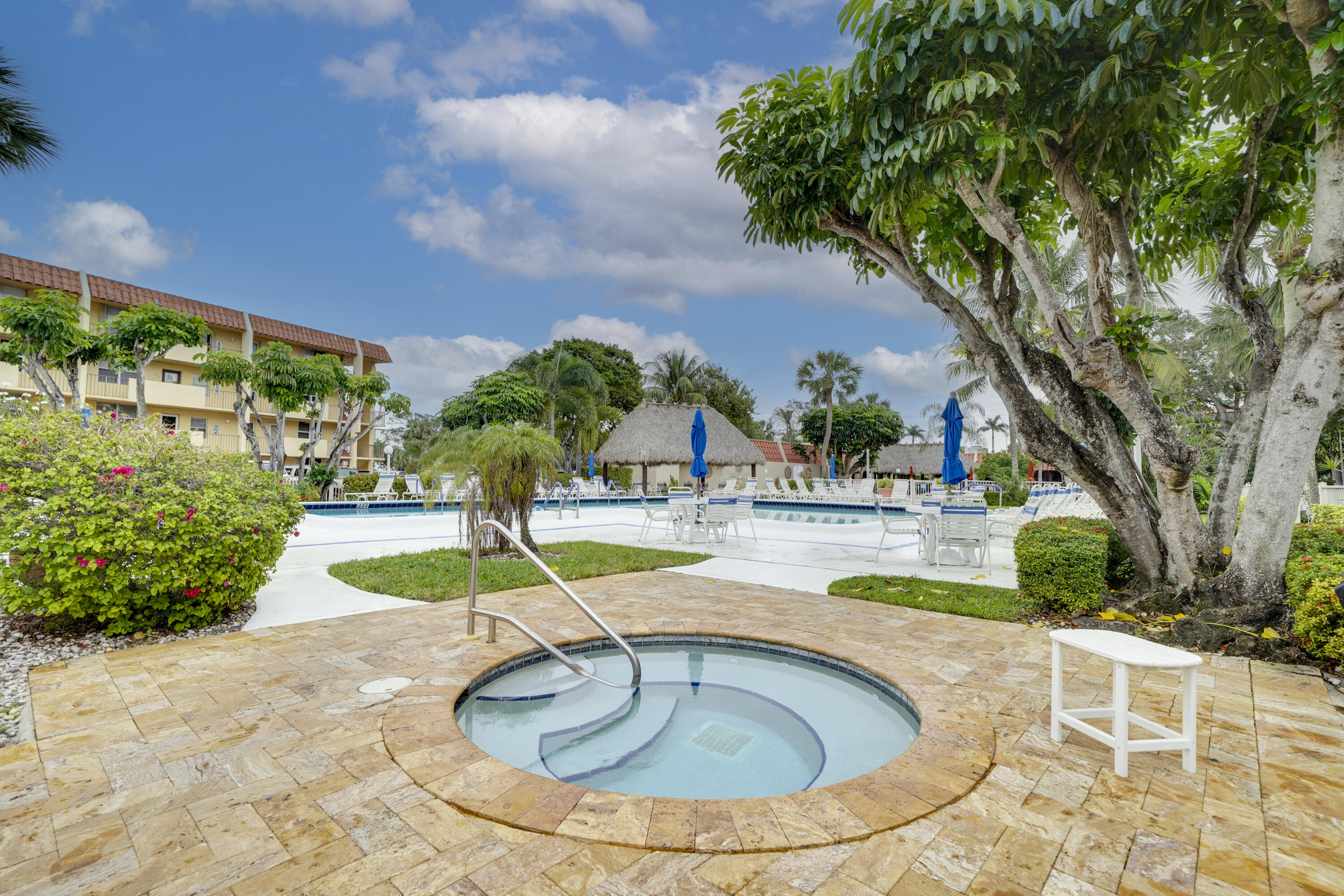 Island Club 1 - Residential