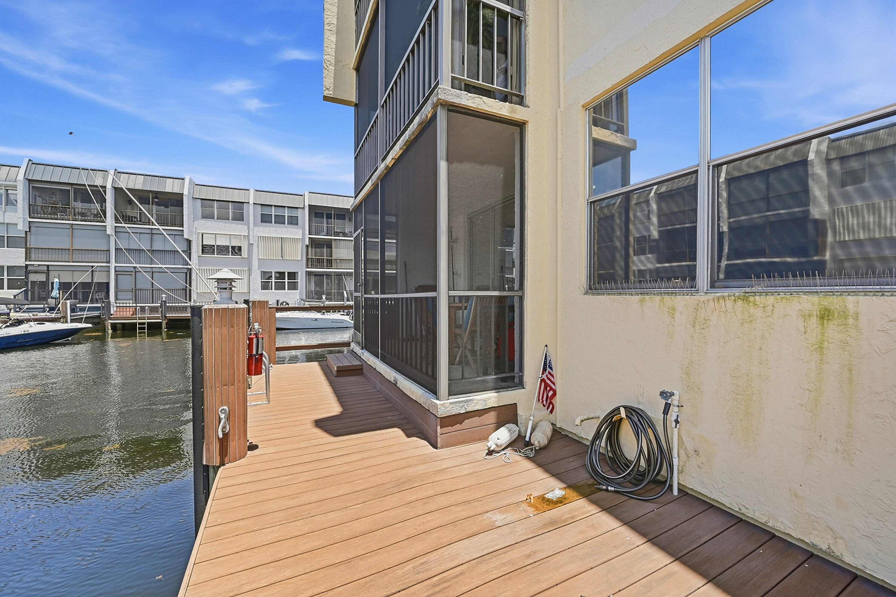 Island Club 1 - Residential