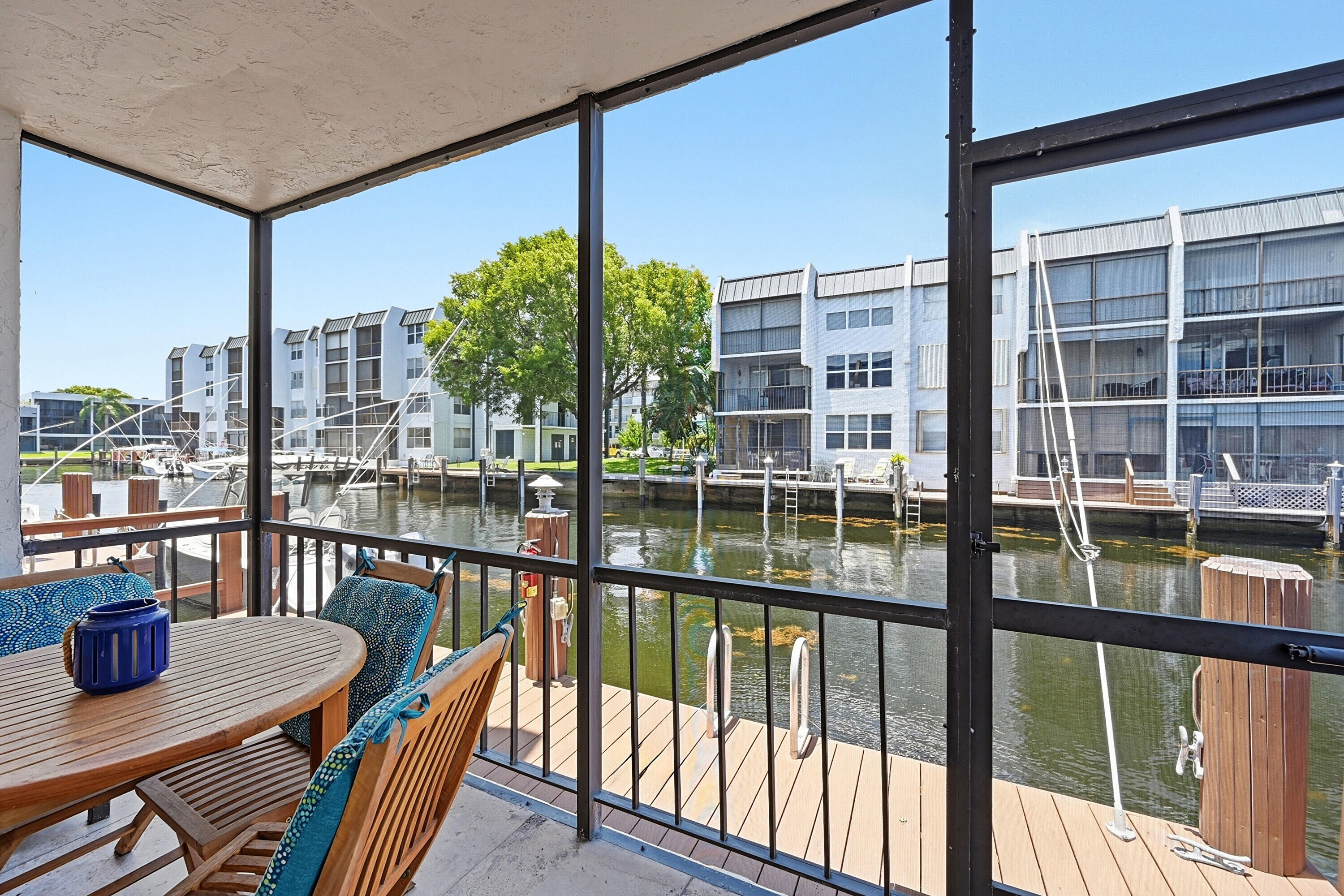 Island Club 1 - Residential