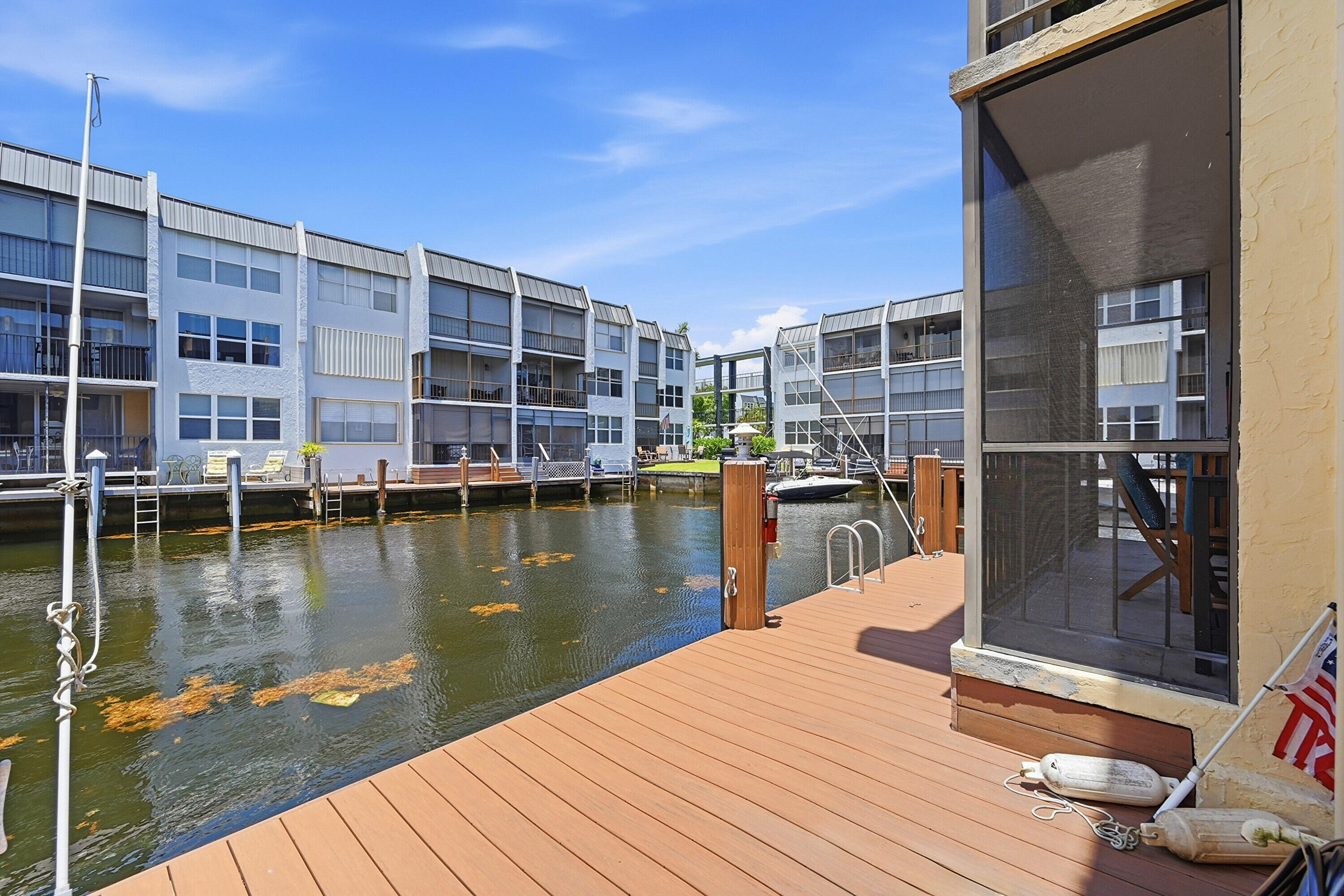 Island Club 1 - Residential