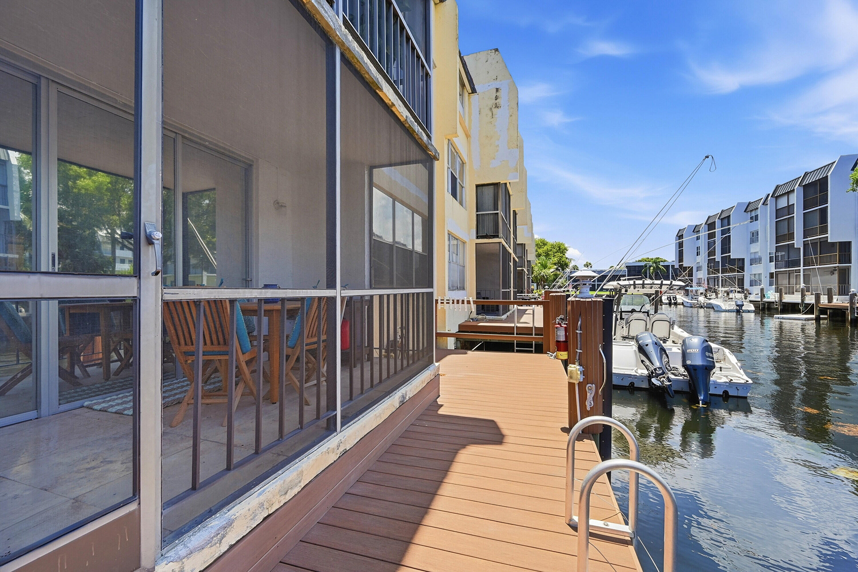 Island Club 1 - Residential
