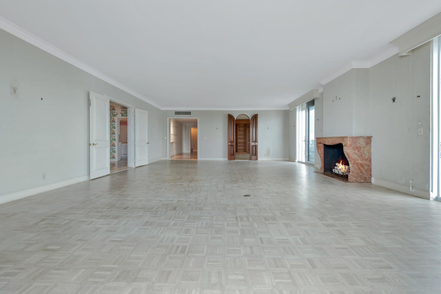 KIRKLAND HOUSE CONDO - Residential