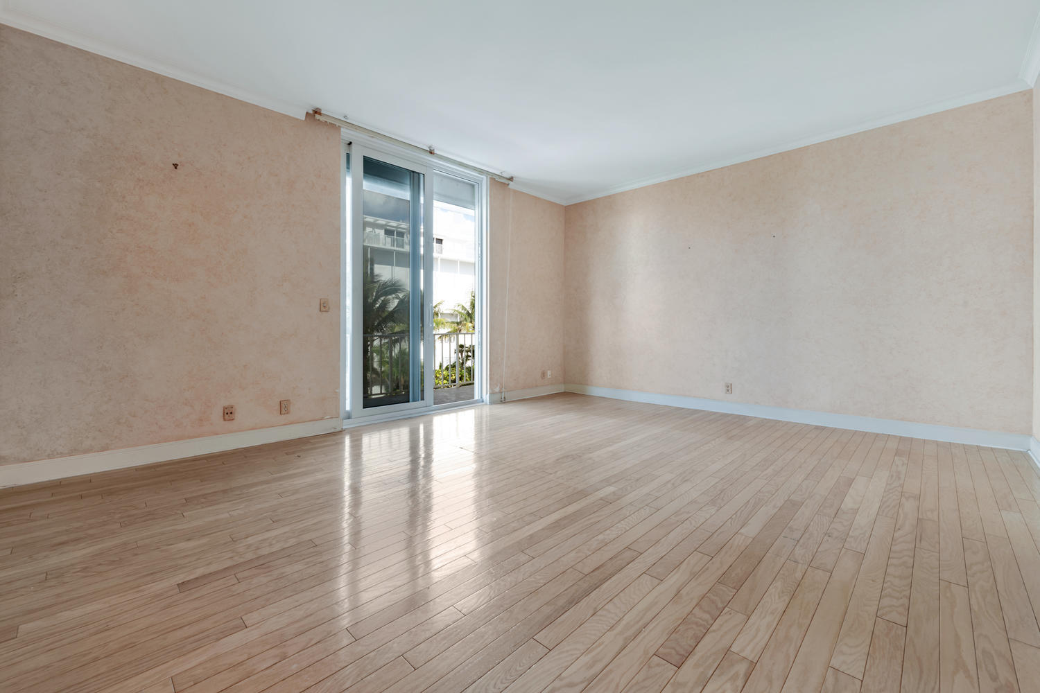 KIRKLAND HOUSE CONDO - Residential
