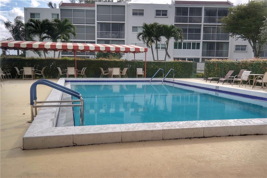 ESSEX AT POINCIANA CONDO - Residential