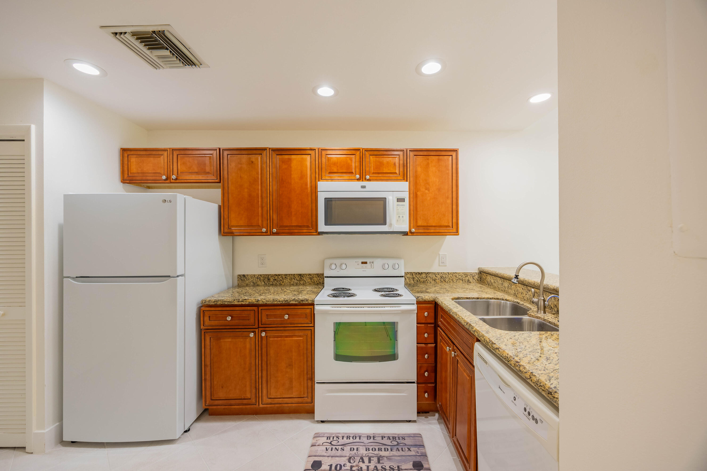 LA PAZ AT BOCA POINTE - Residential