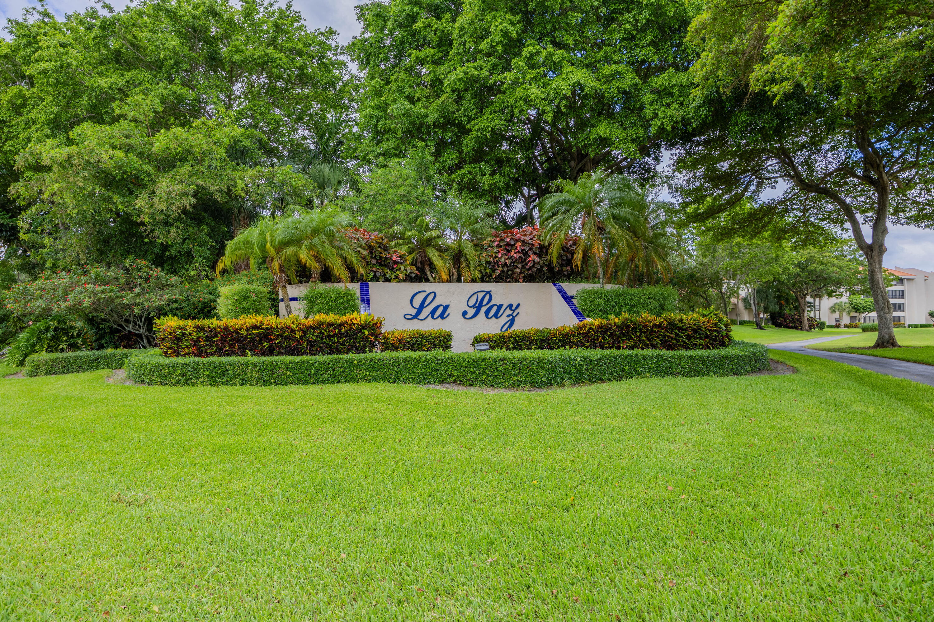 LA PAZ AT BOCA POINTE - Residential