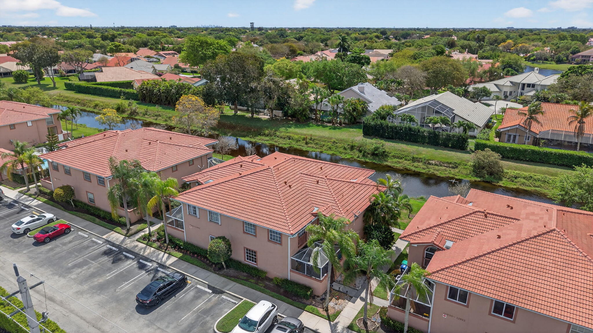 CORAL SPRINGS COUNTRY CLUB - Residential