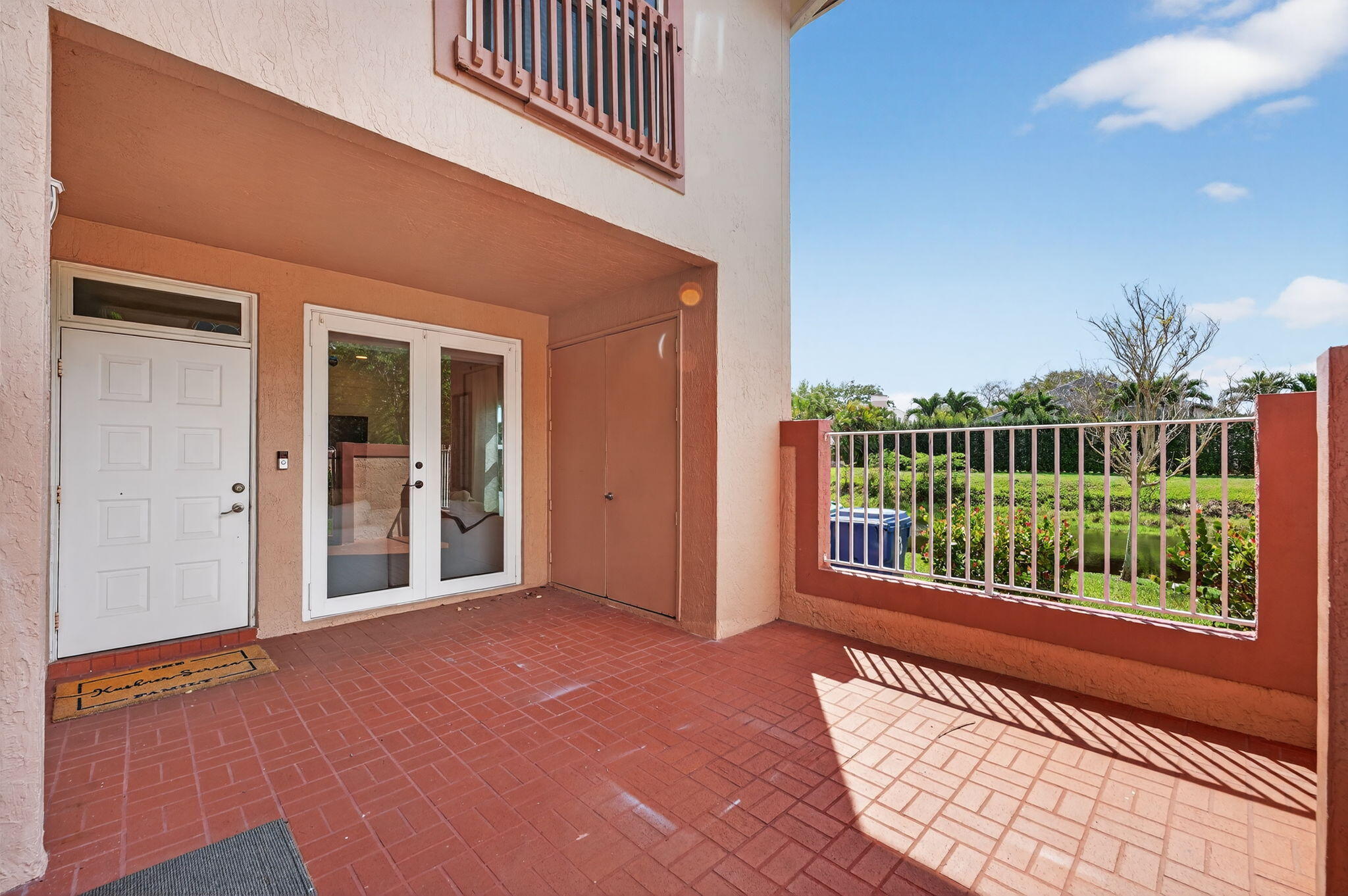 CORAL SPRINGS COUNTRY CLUB - Residential