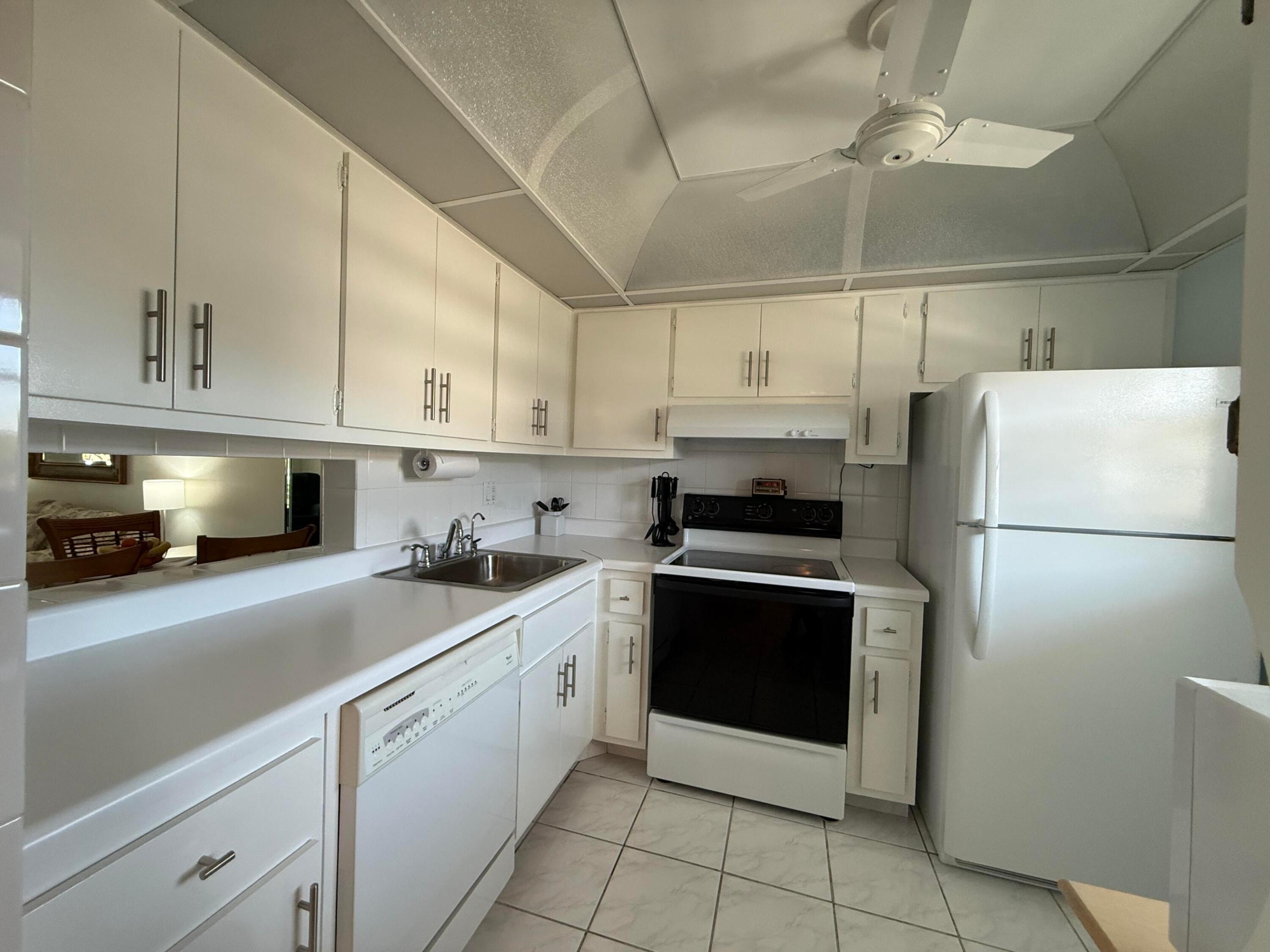 Laudedale Oaks - Residential