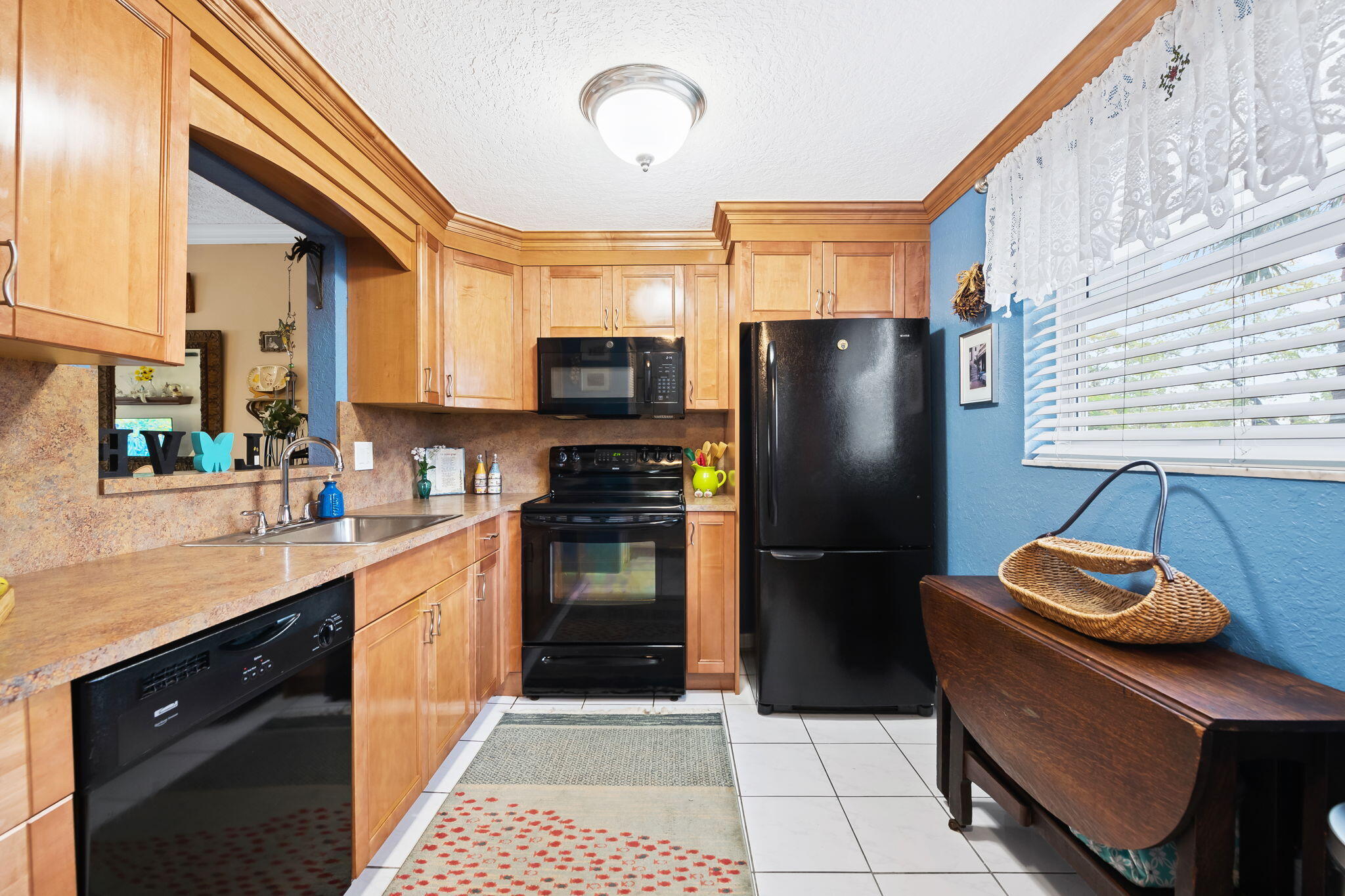 CANONGATE CONDOMINIUM - Residential