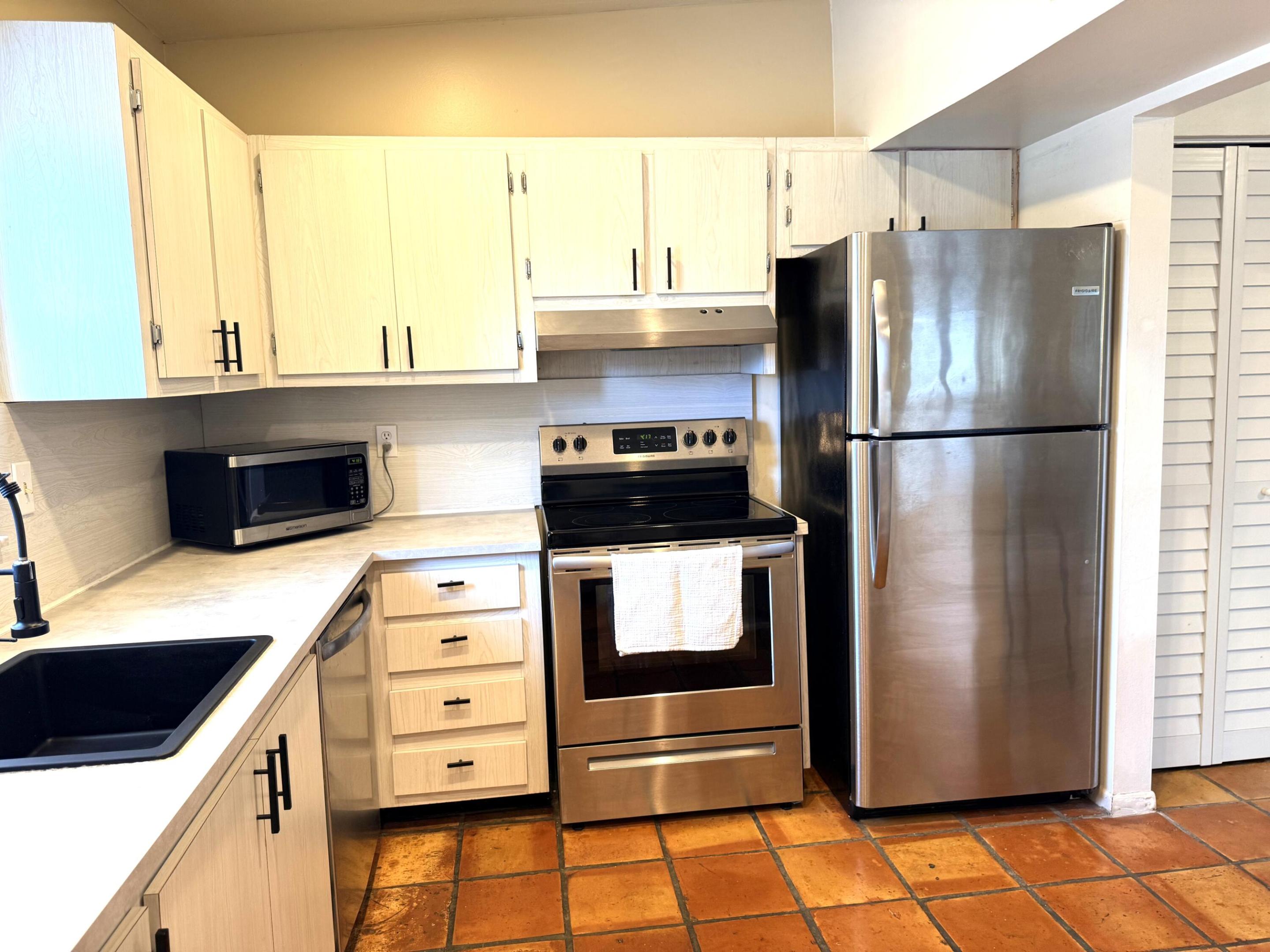 RAINTREE FOREST CONDO - Residential