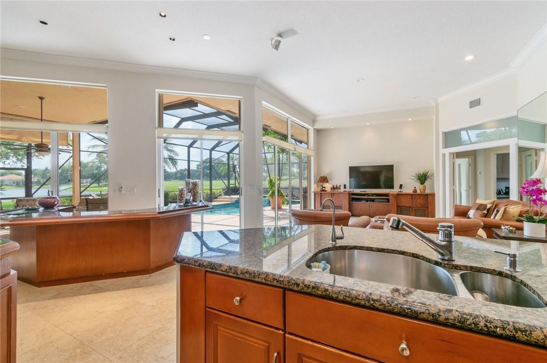 WESTON HILLS GRAND OAKS - Residential