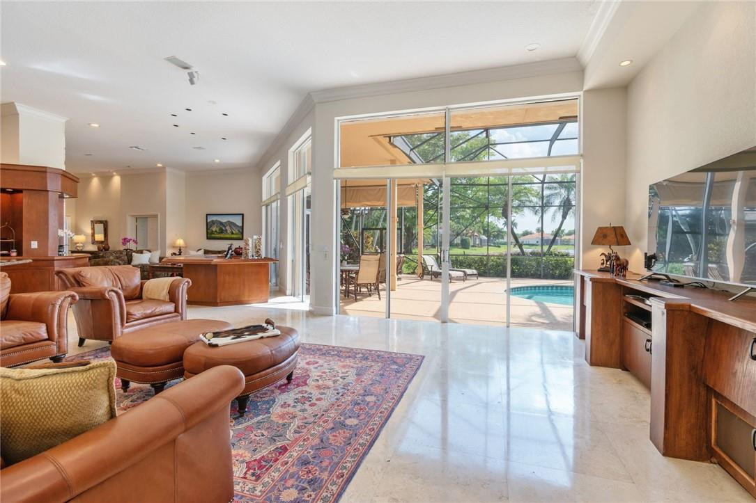 WESTON HILLS GRAND OAKS - Residential