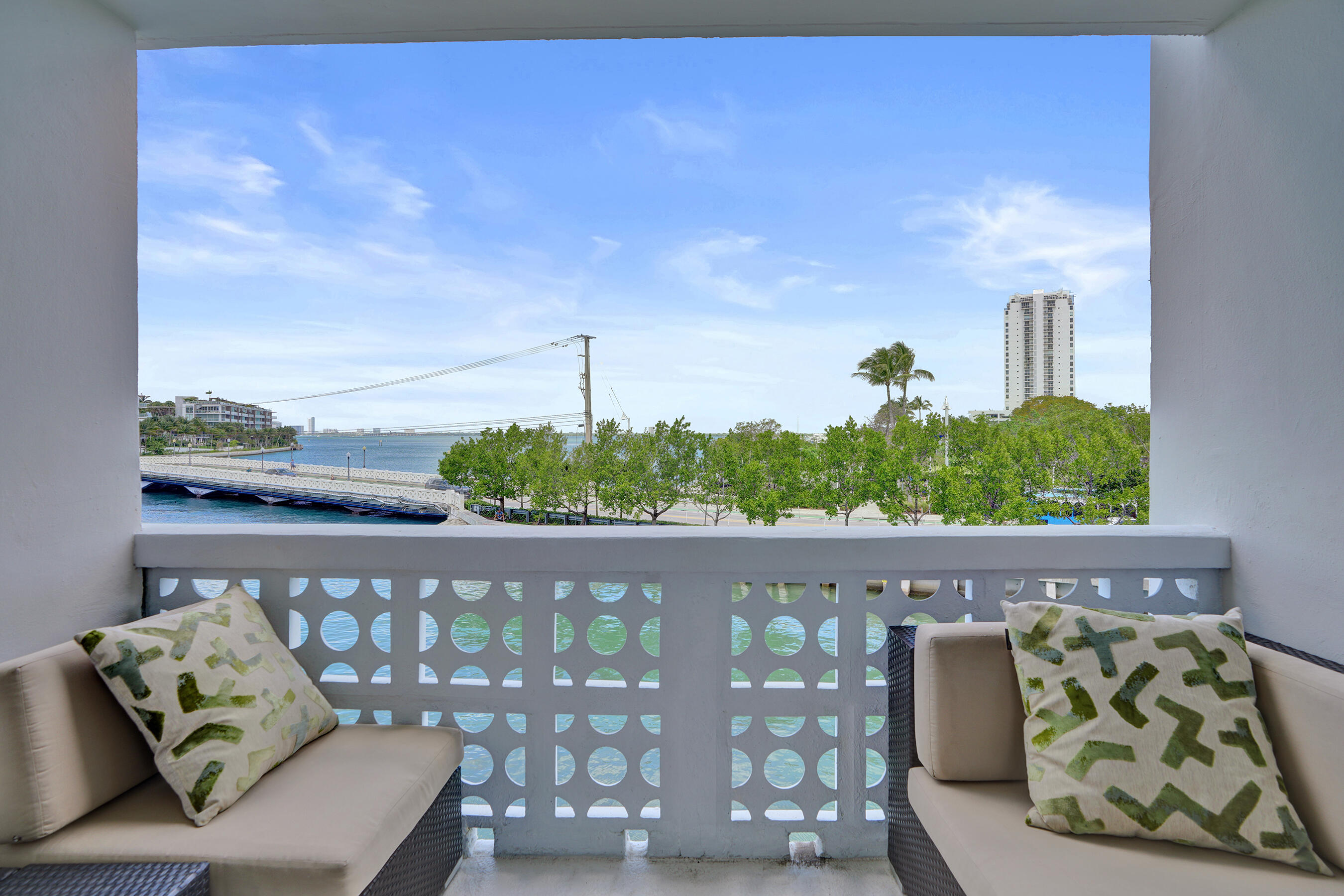 BONNE VIE CONDO - Residential