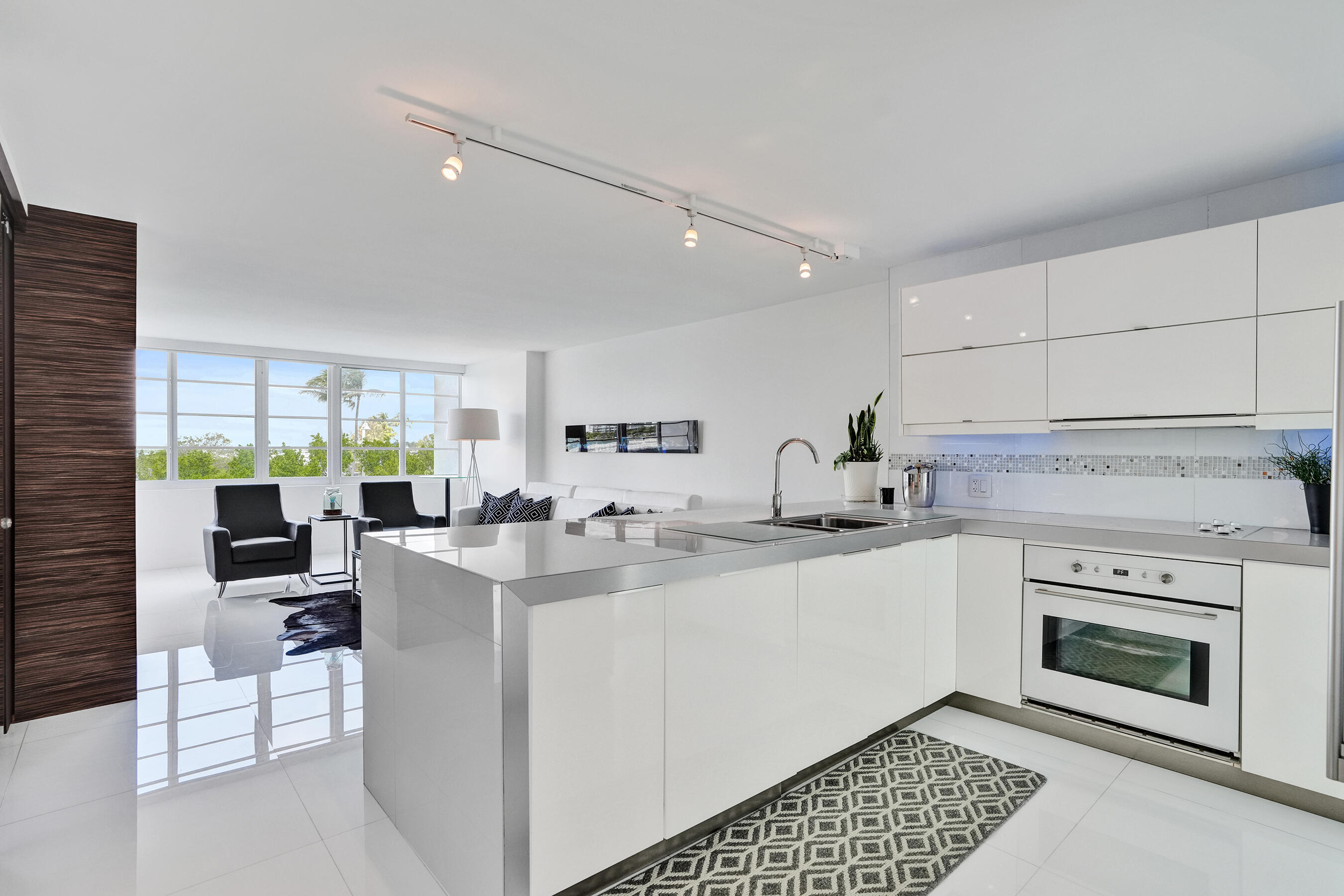 BONNE VIE CONDO - Residential