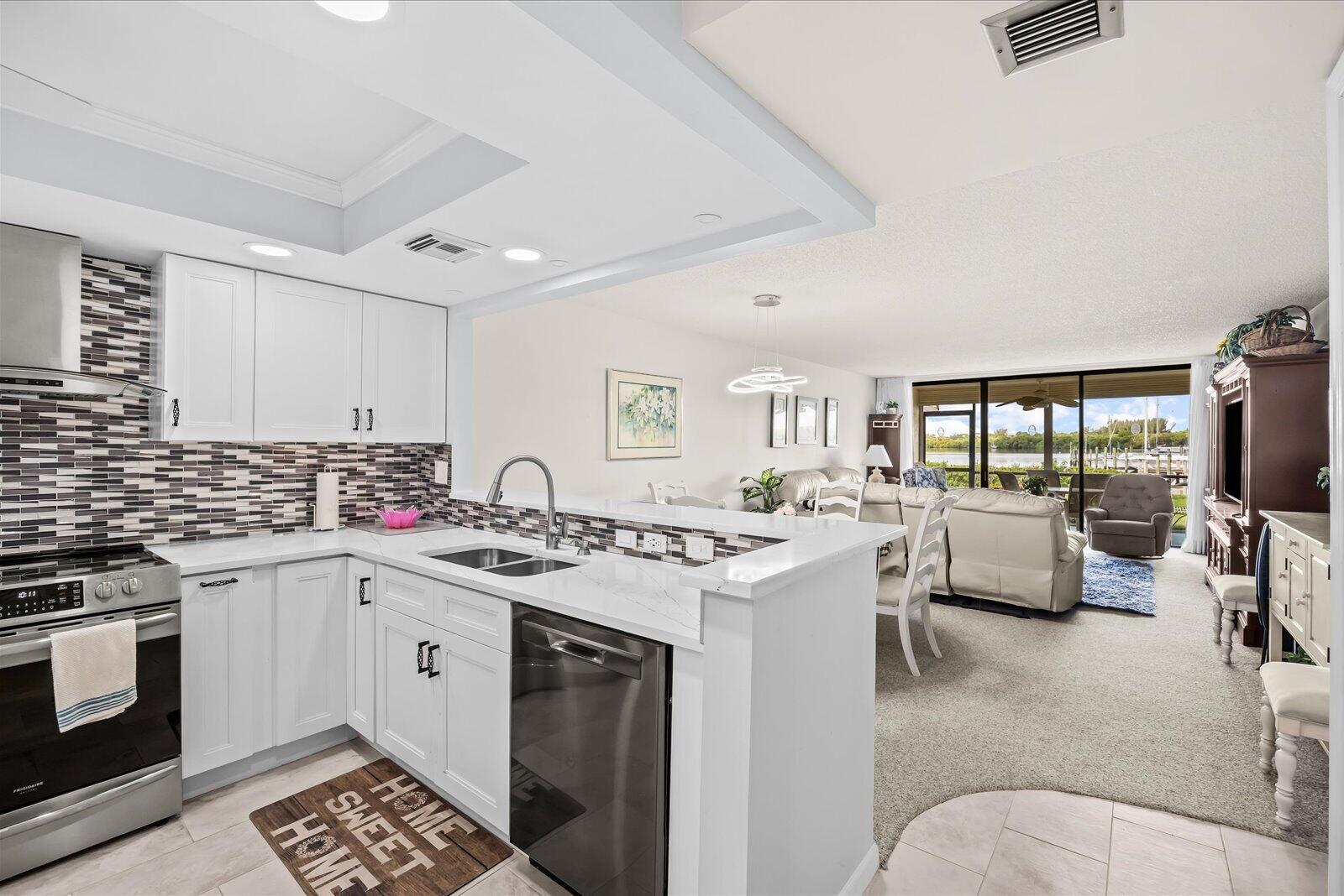 TARPON BAY YACHT CLUB CONDOMINIUM H - Residential