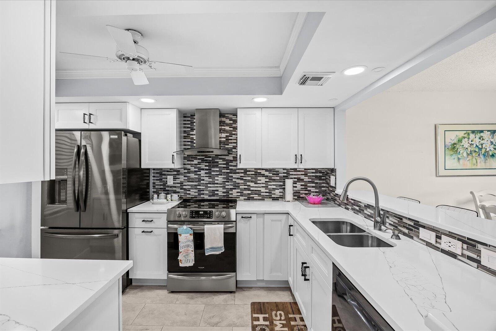 TARPON BAY YACHT CLUB CONDOMINIUM H - Residential